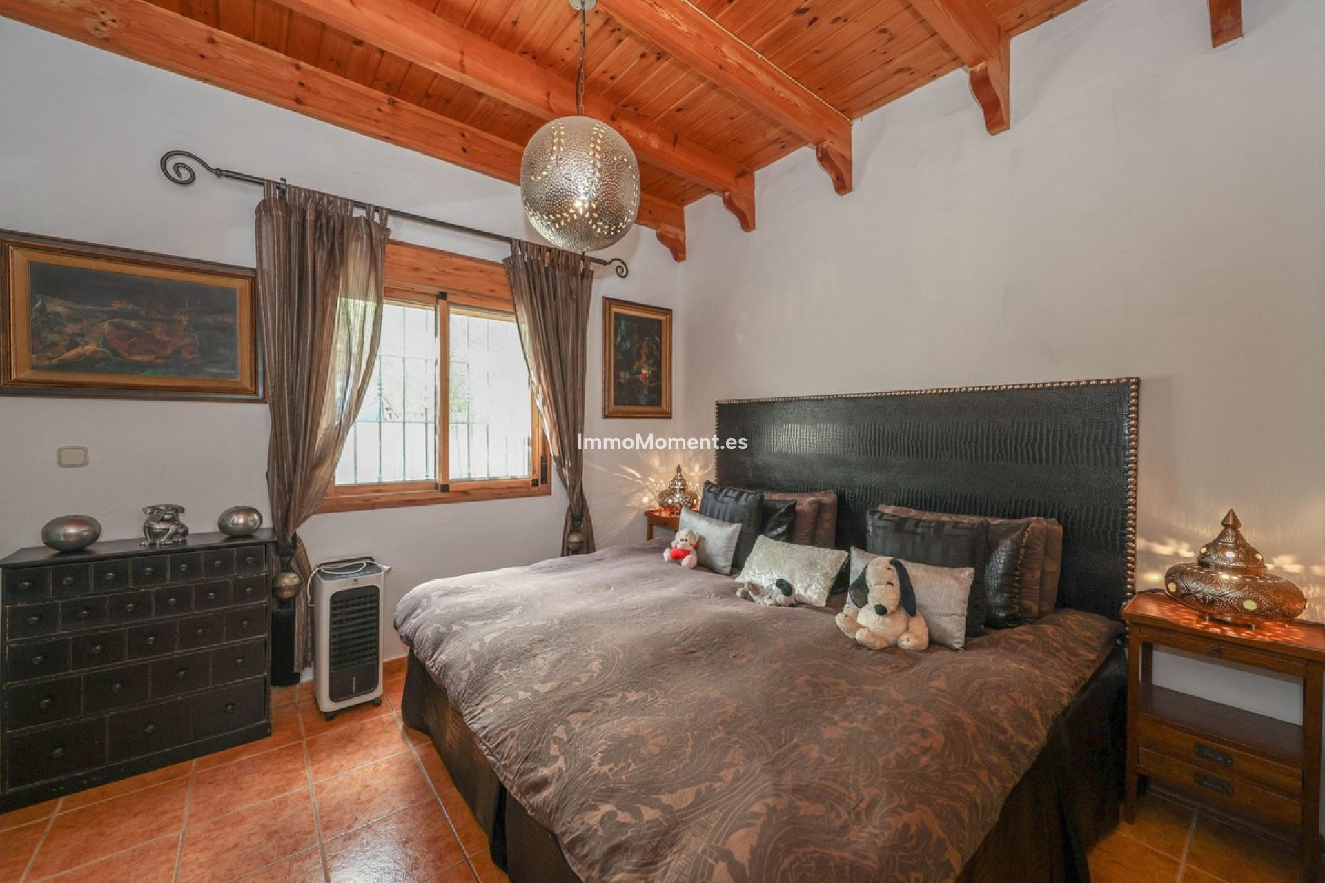 Resale - Villa - Inland  - Coín