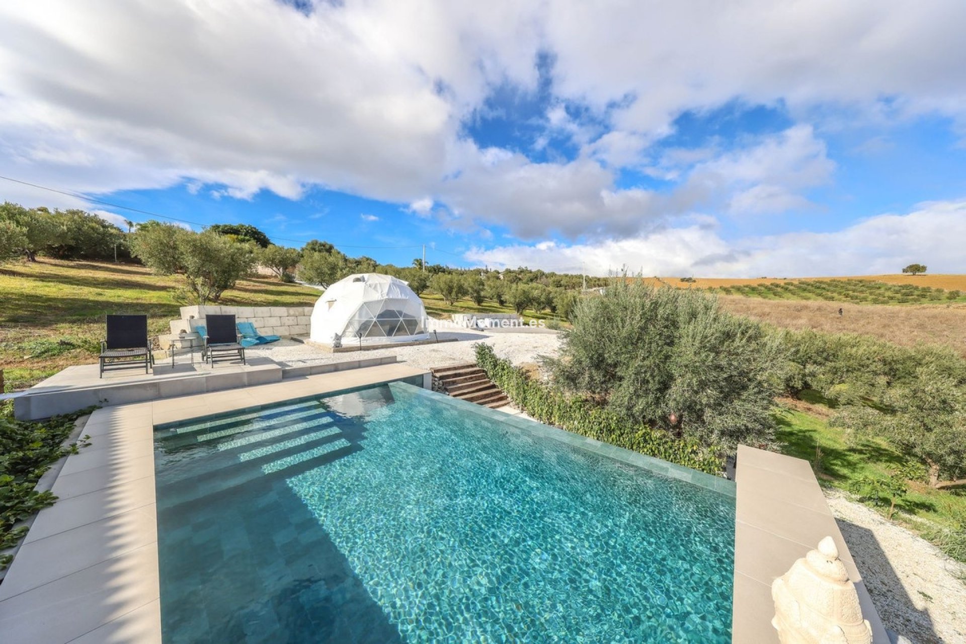 Resale - Villa - Inland  - Coín