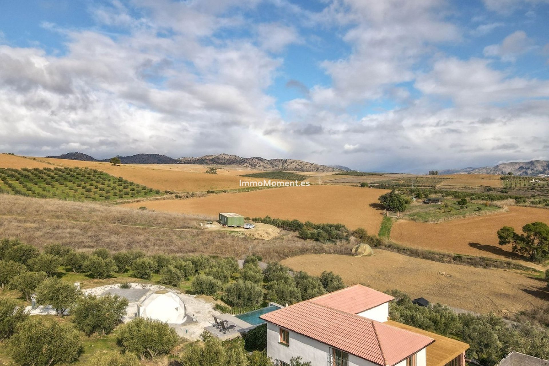 Resale - Villa - Inland  - Coín