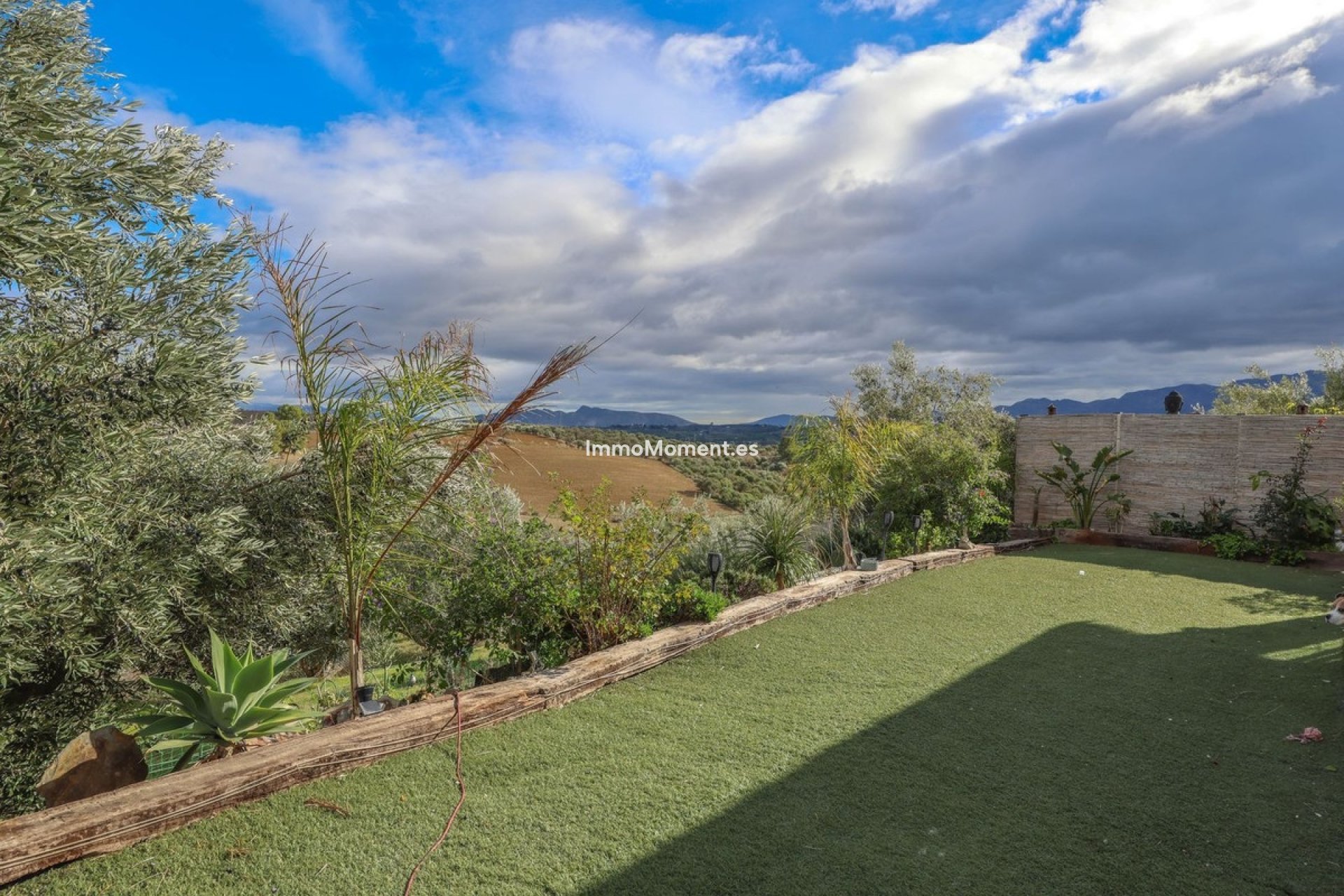 Resale - Villa - Inland  - Coín