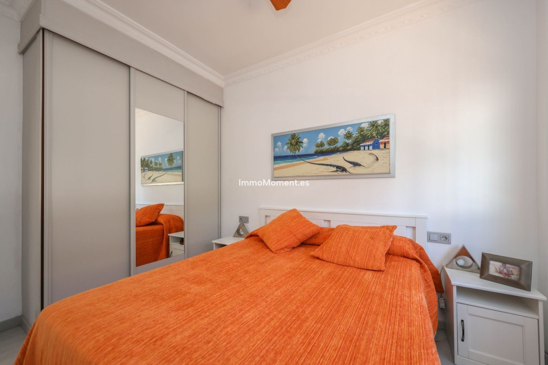 Resale - Villa - Inland  - Coín