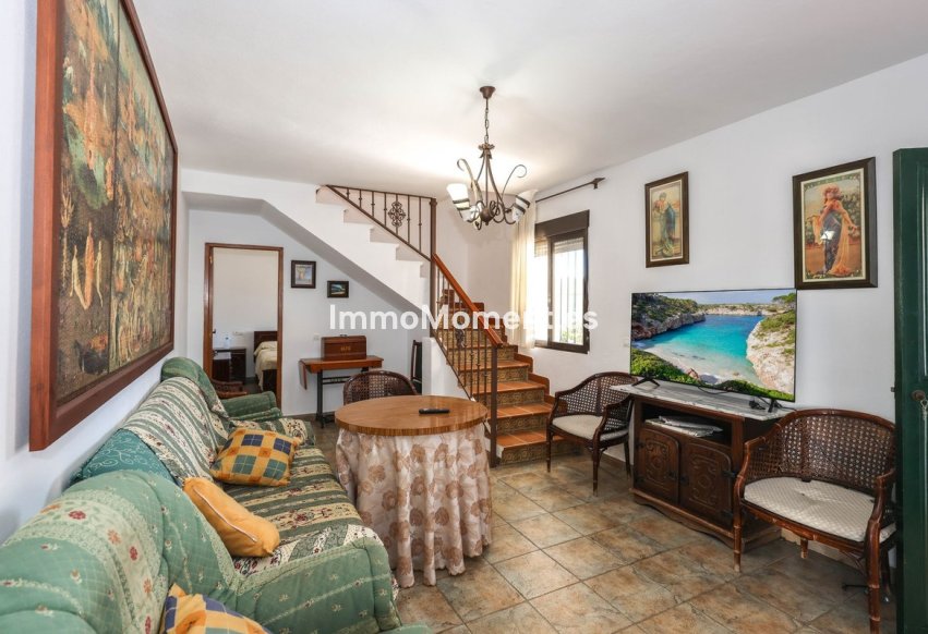 Resale - Villa - Inland  - Coín