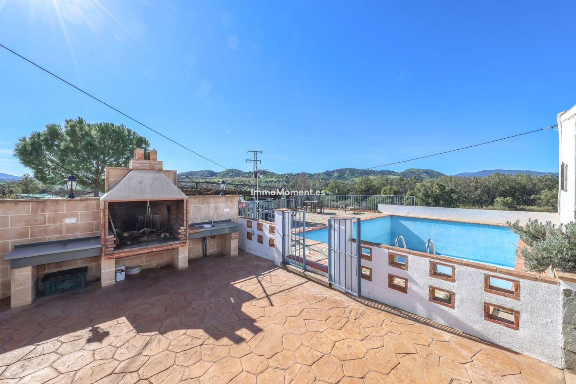 Resale - Villa - Inland  - Coín