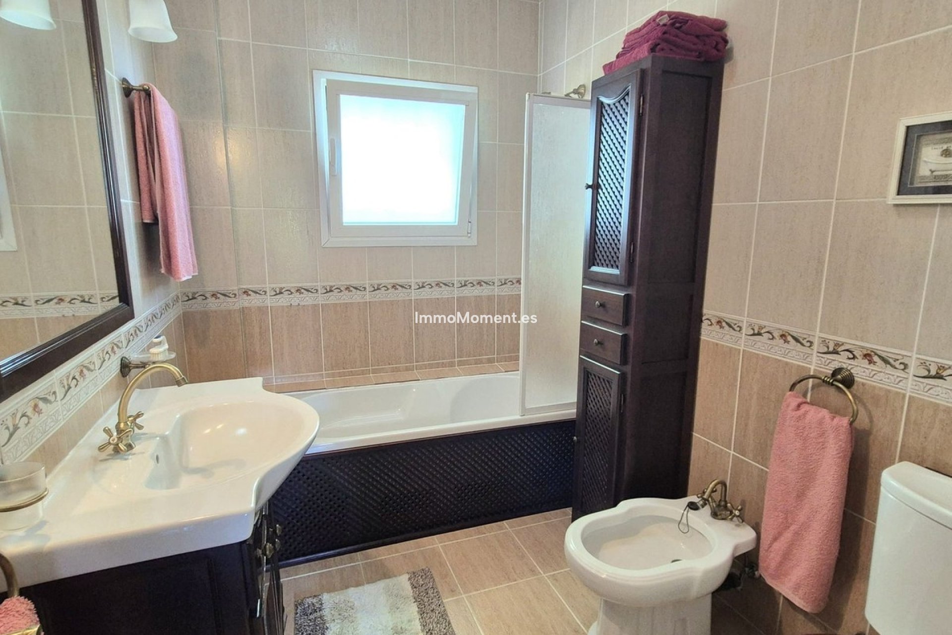 Resale - Villa - Inland  - Coín