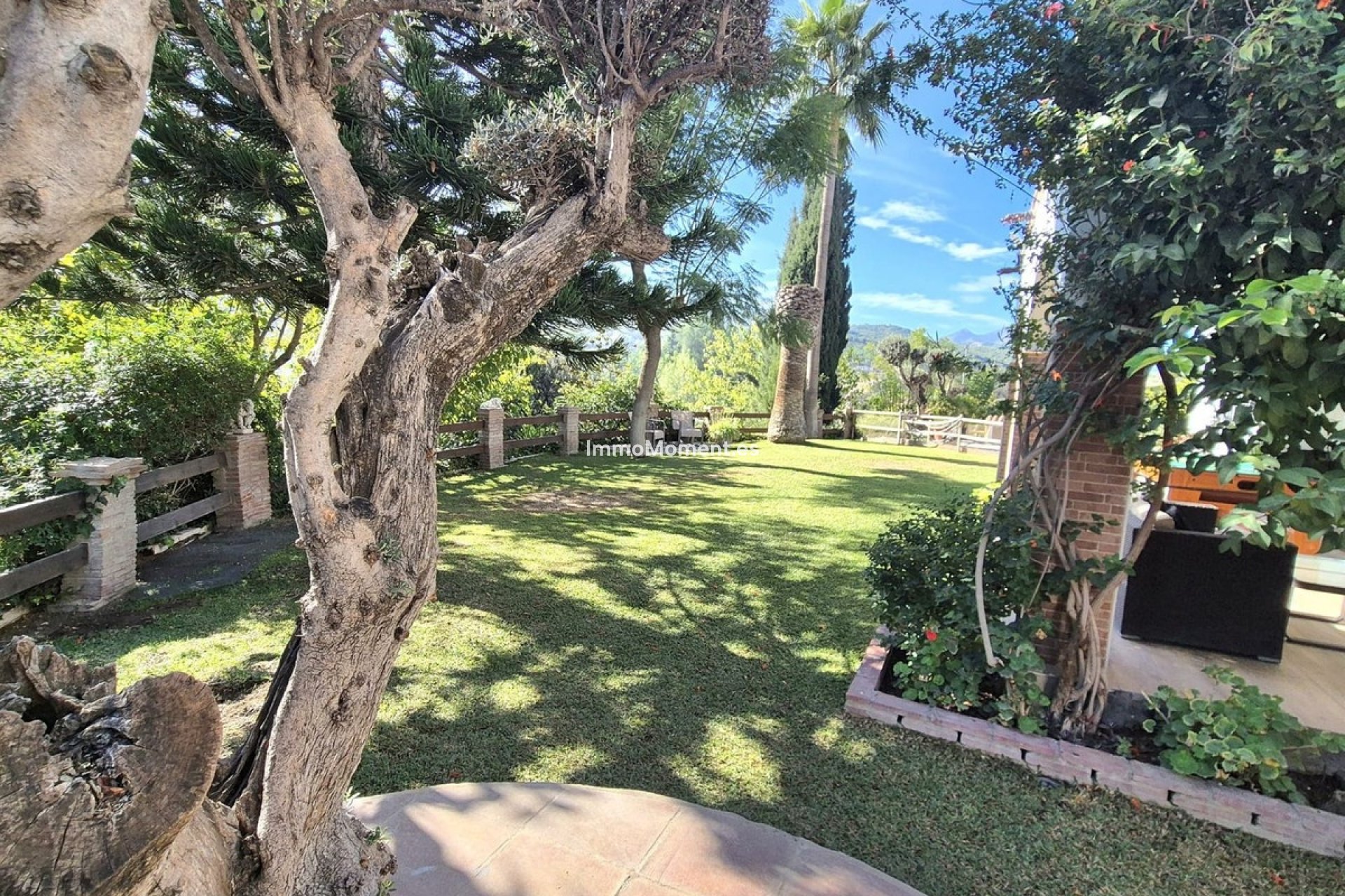 Resale - Villa - Inland  - Coín