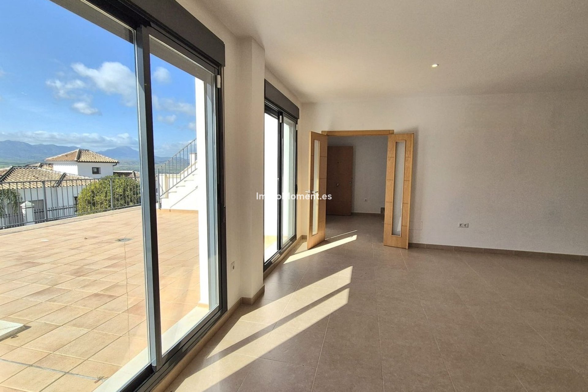 Resale - Villa - Inland  - Coín