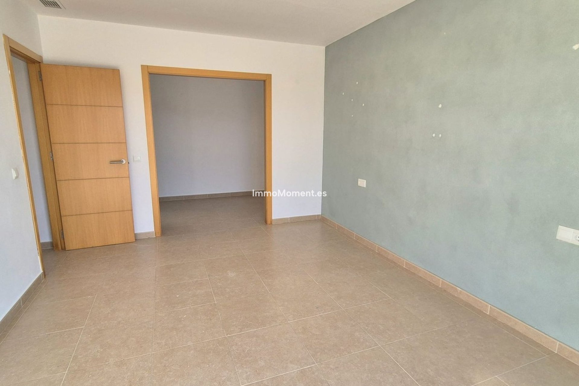 Resale - Villa - Inland  - Coín