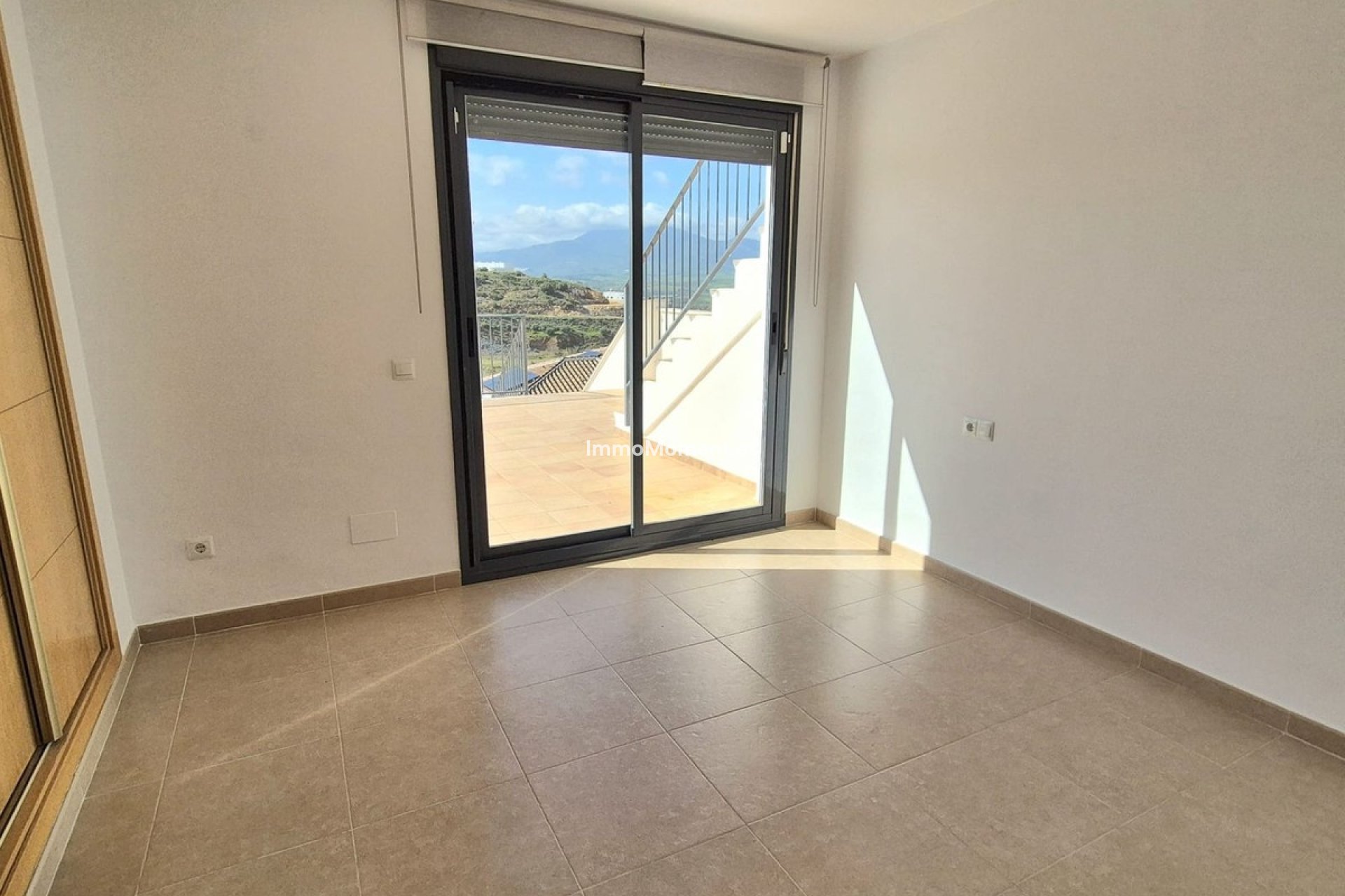 Resale - Villa - Inland  - Coín