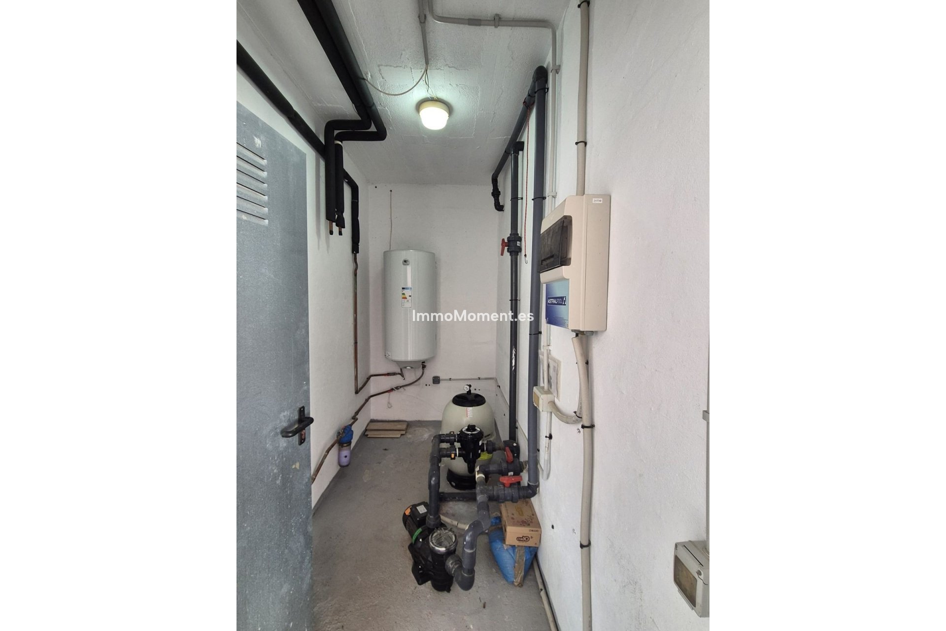 Resale - Villa - Inland  - Coín