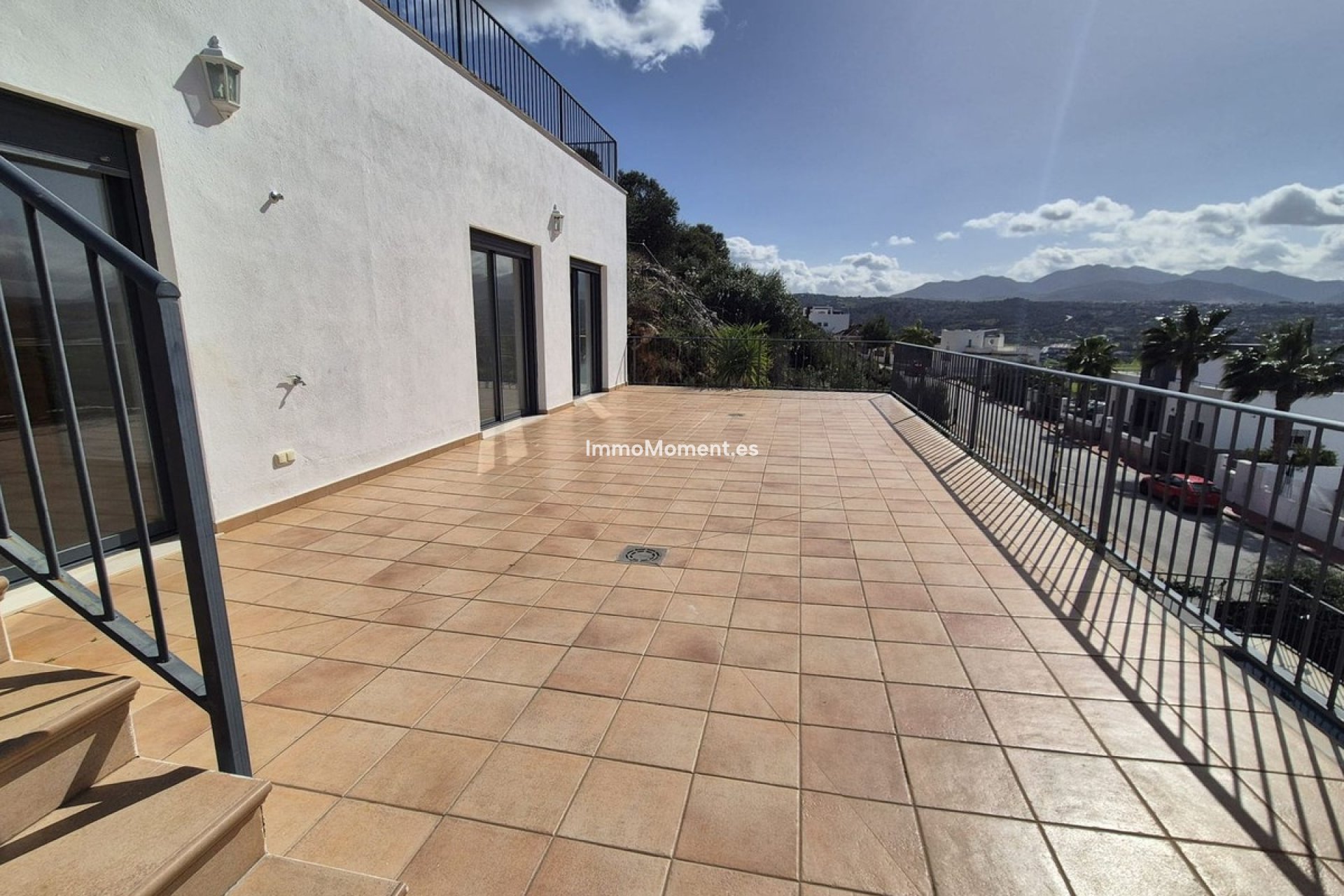 Resale - Villa - Inland  - Coín