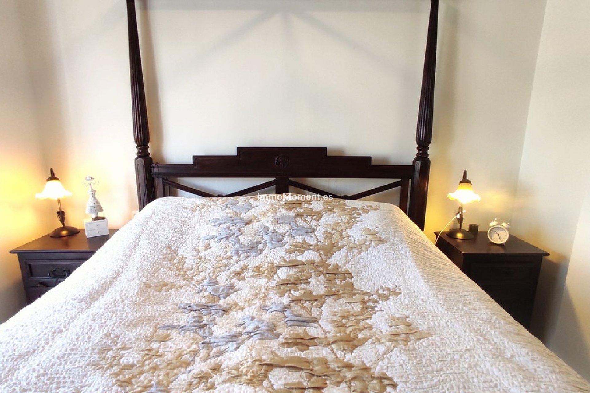 Resale - Villa - Inland  - Coín