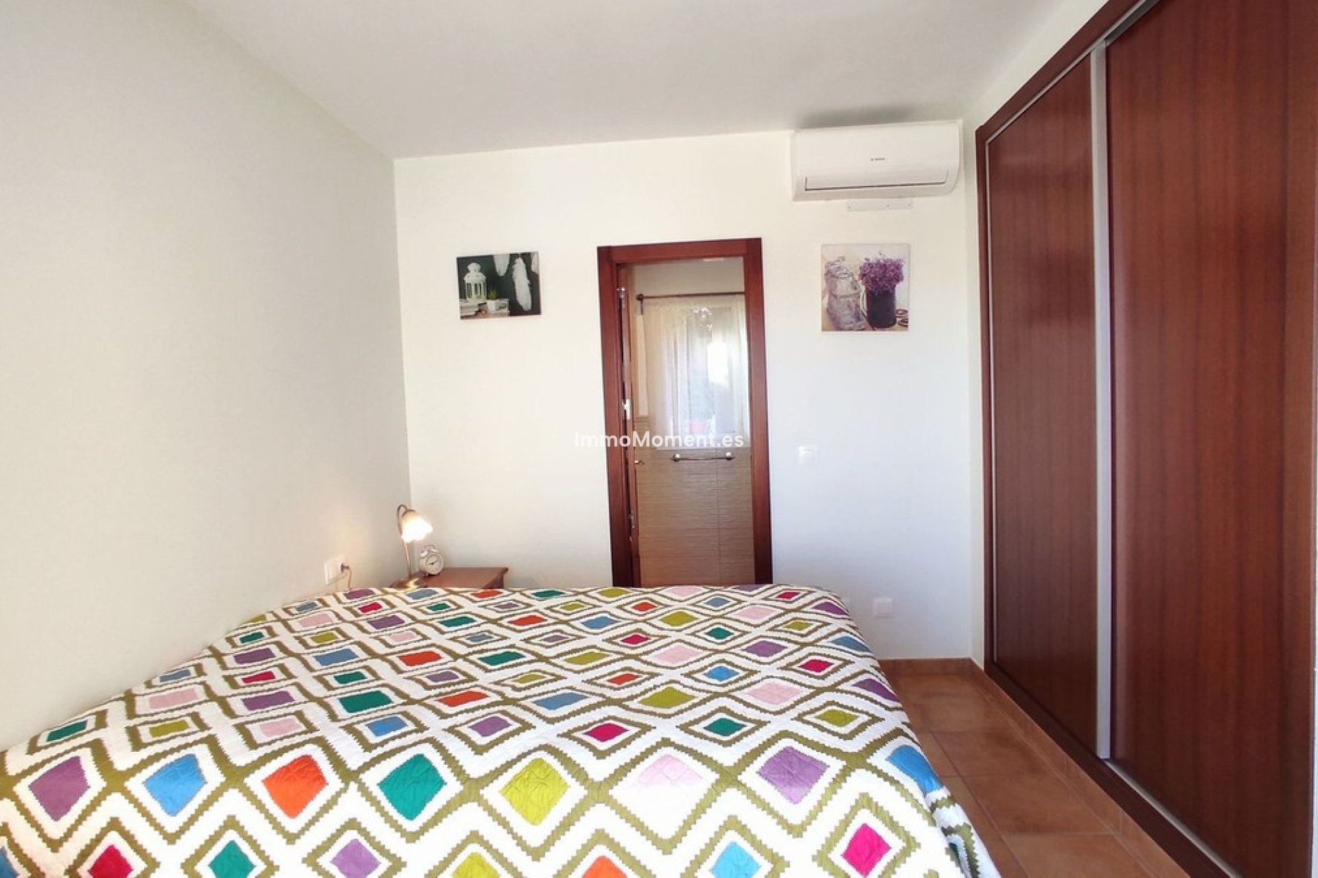 Resale - Villa - Inland  - Coín