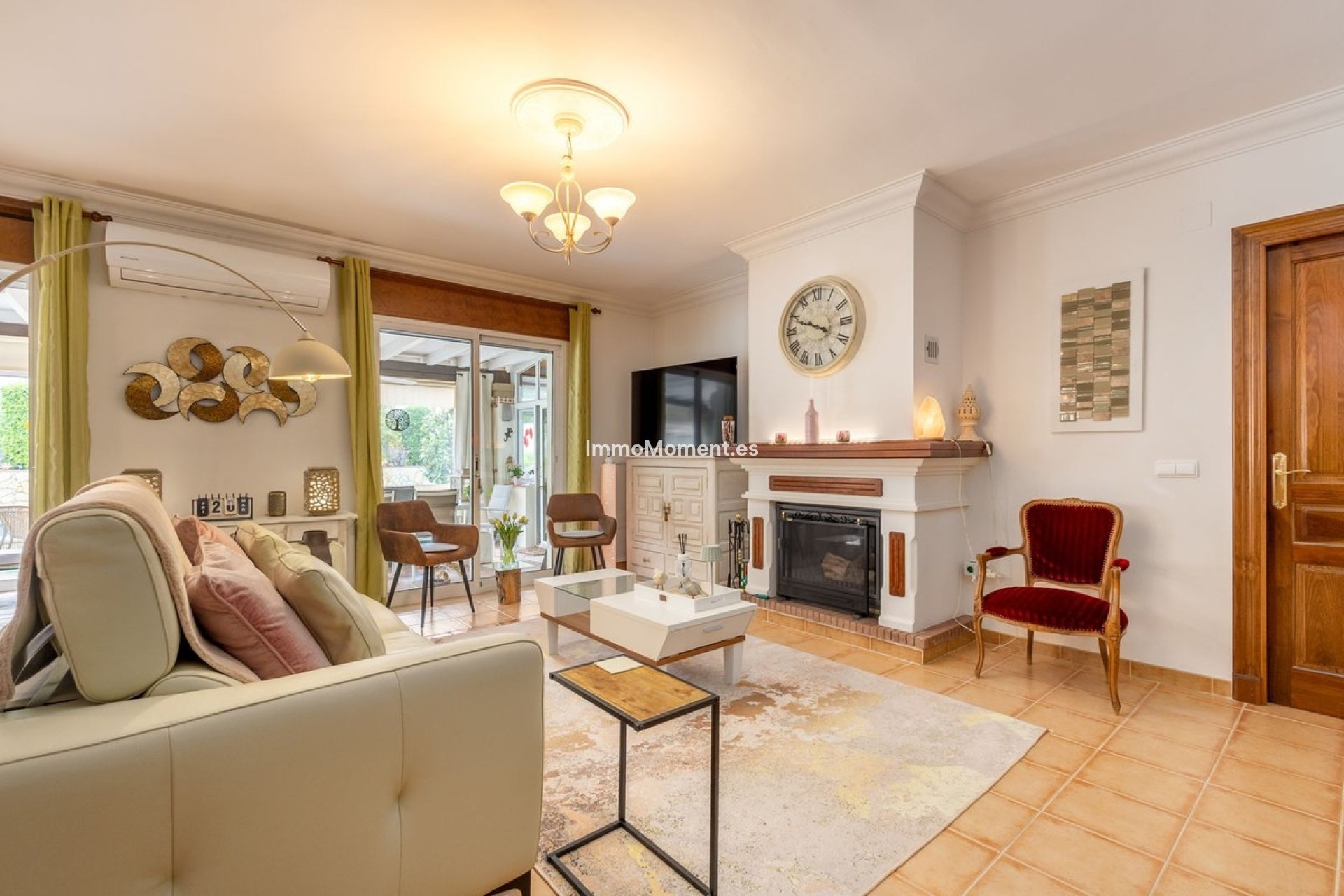 Resale - Villa - Inland  - Coín