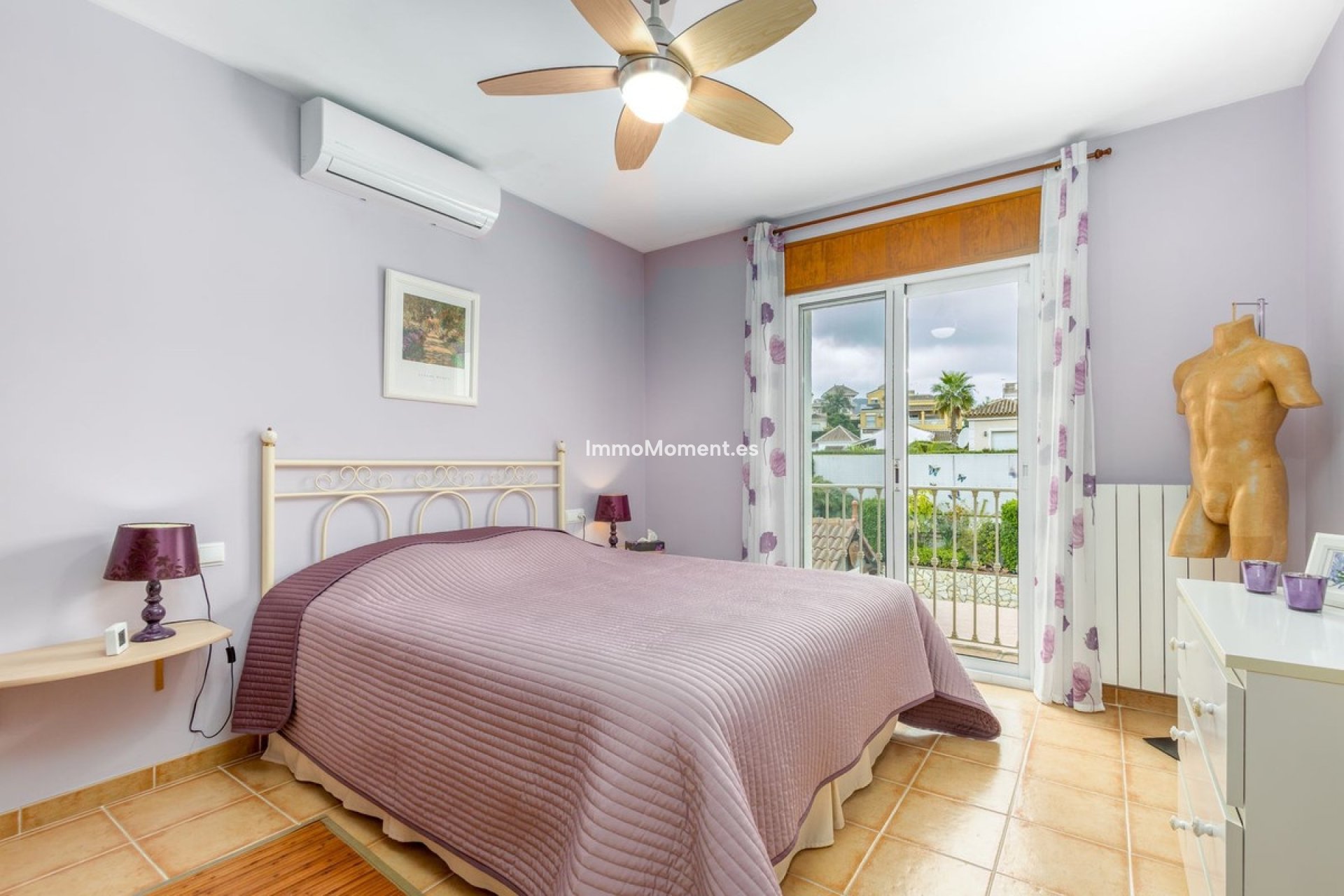 Resale - Villa - Inland  - Coín