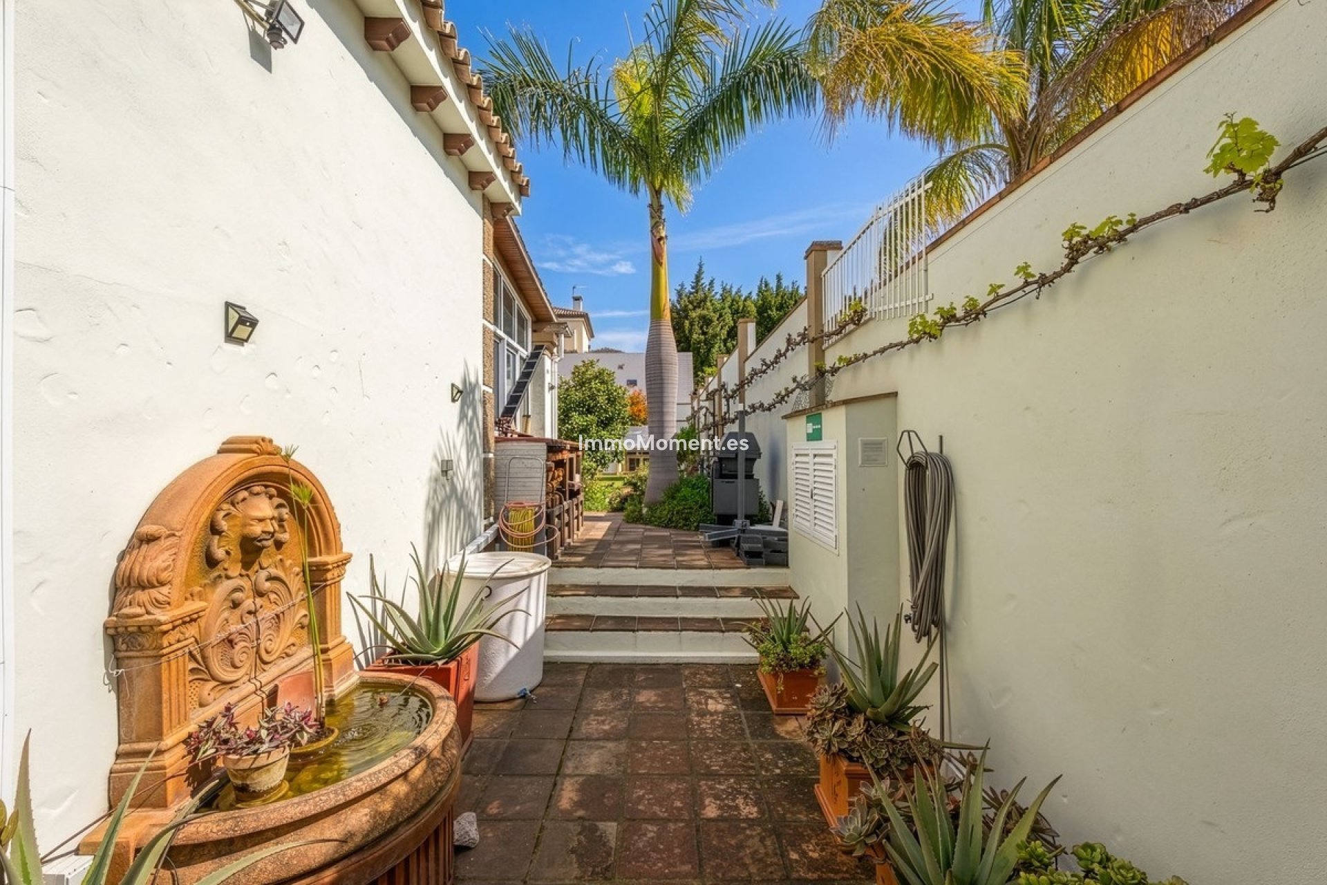 Resale - Villa - Inland  - Coín