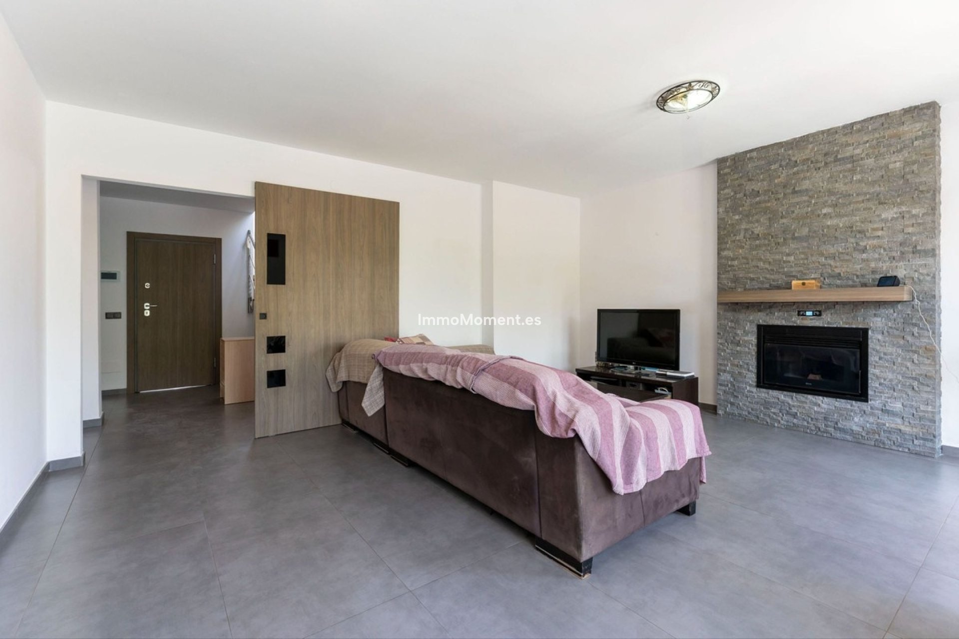 Resale - Villa - Inland  - Coín