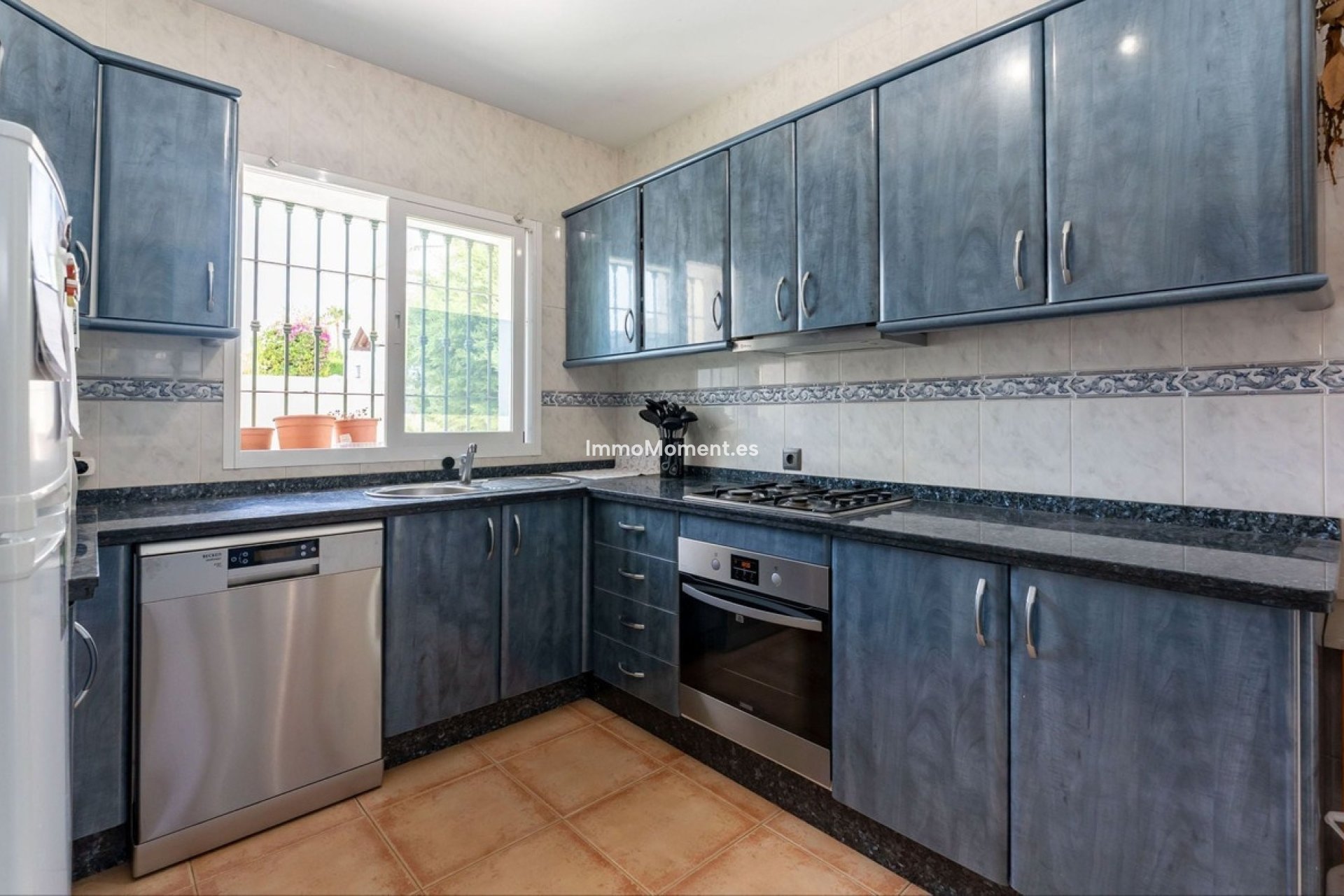 Resale - Villa - Inland  - Coín