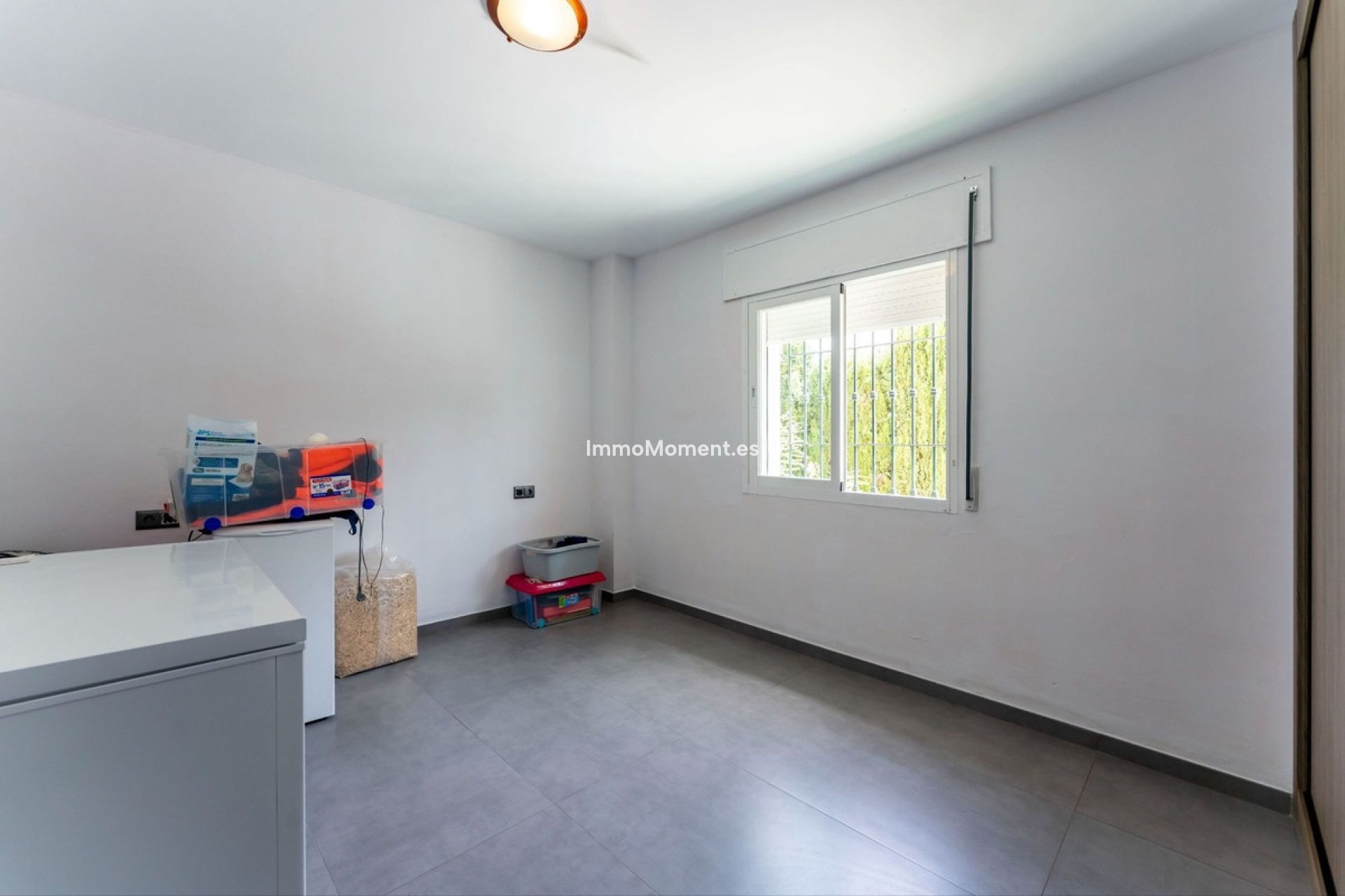 Resale - Villa - Inland  - Coín