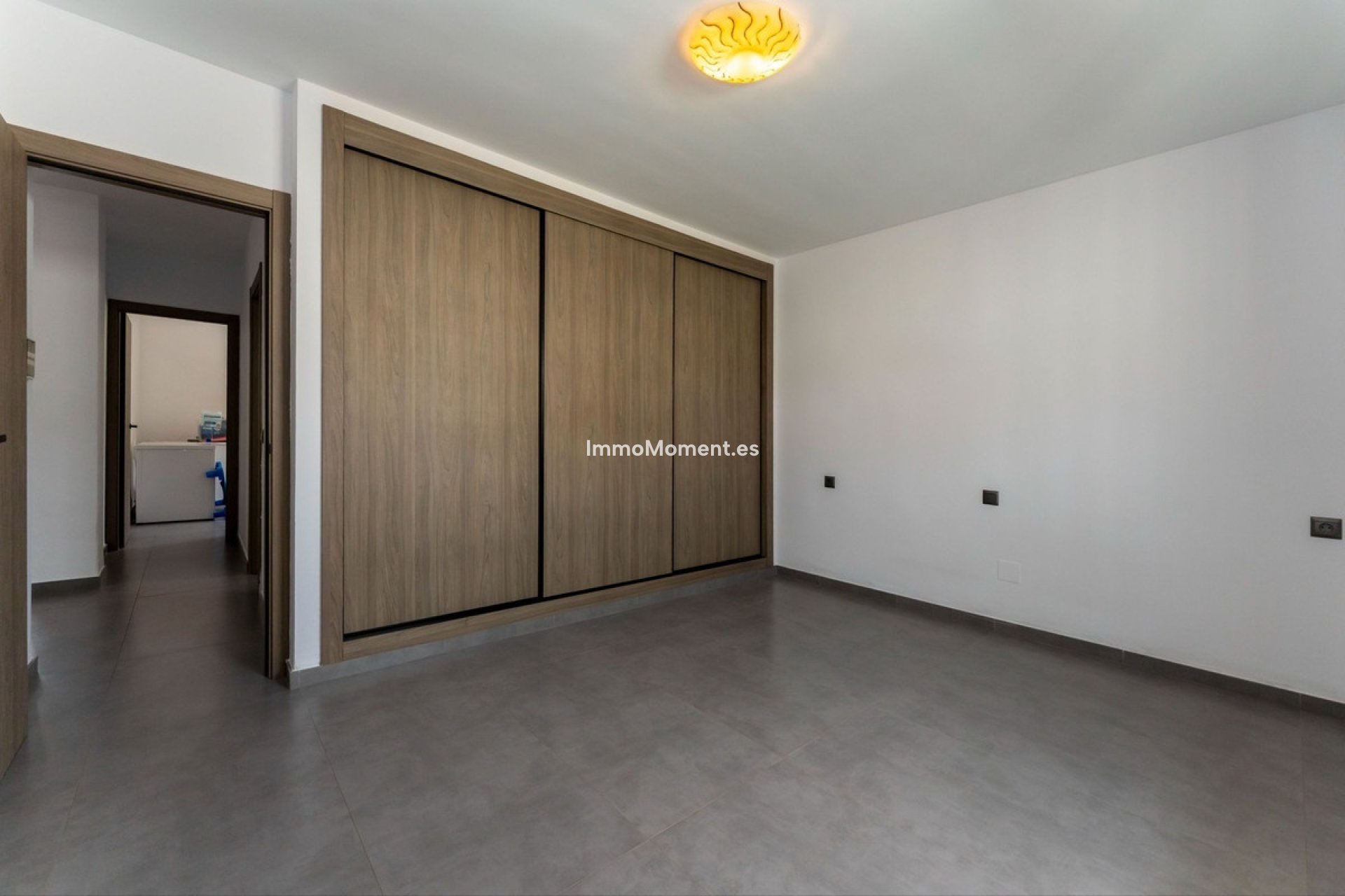 Resale - Villa - Inland  - Coín