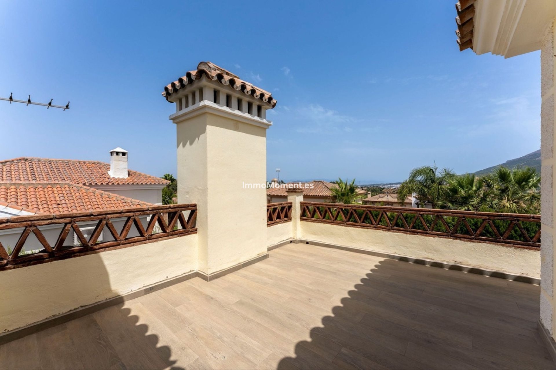 Resale - Villa - Inland  - Coín