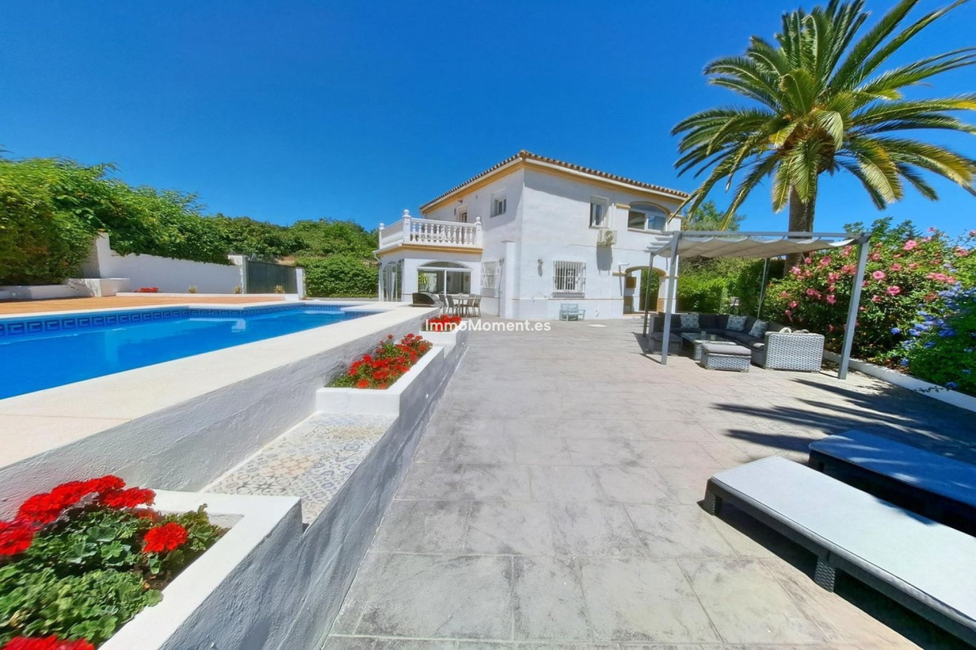 Resale - Villa - Inland  - Coín