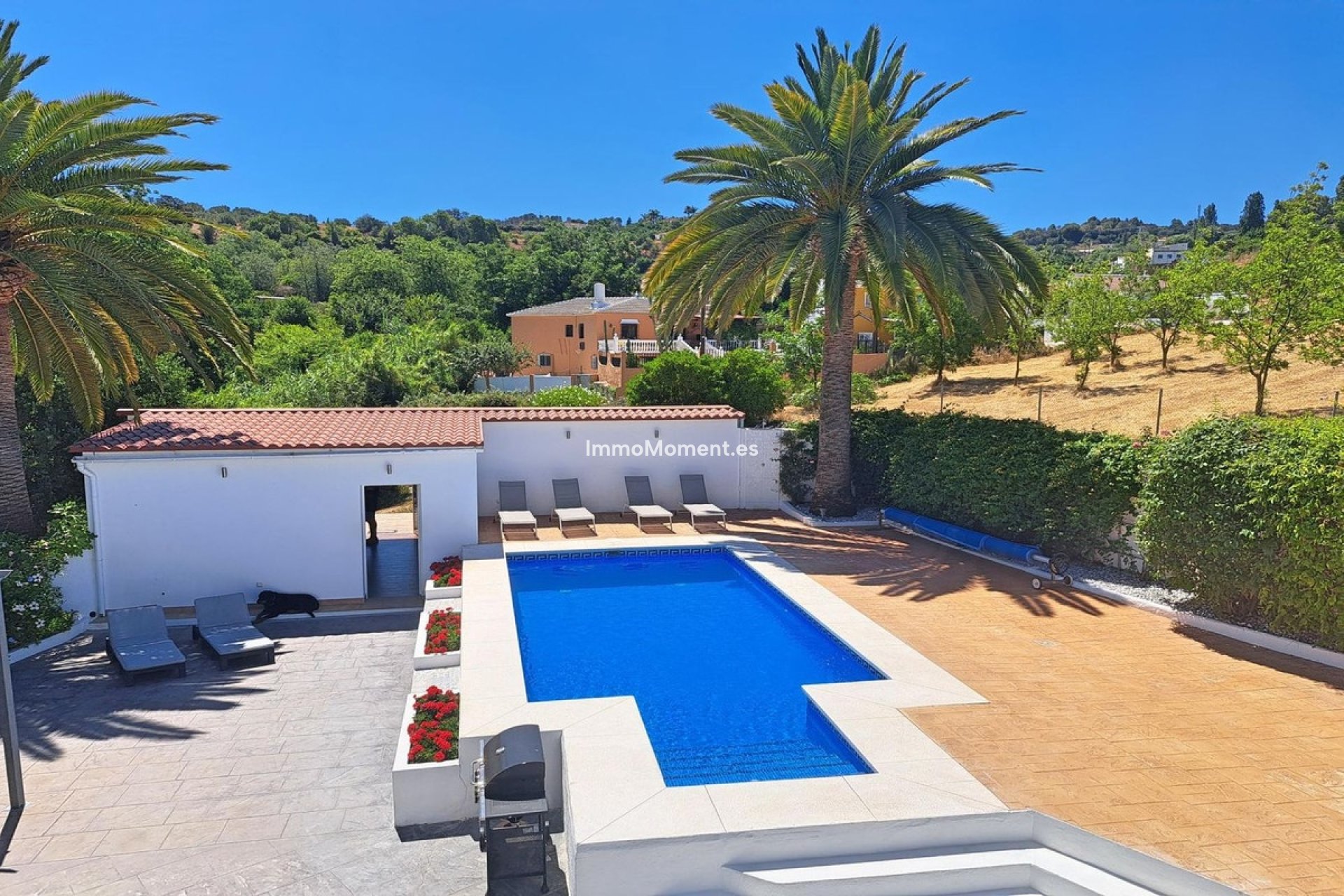 Resale - Villa - Inland  - Coín