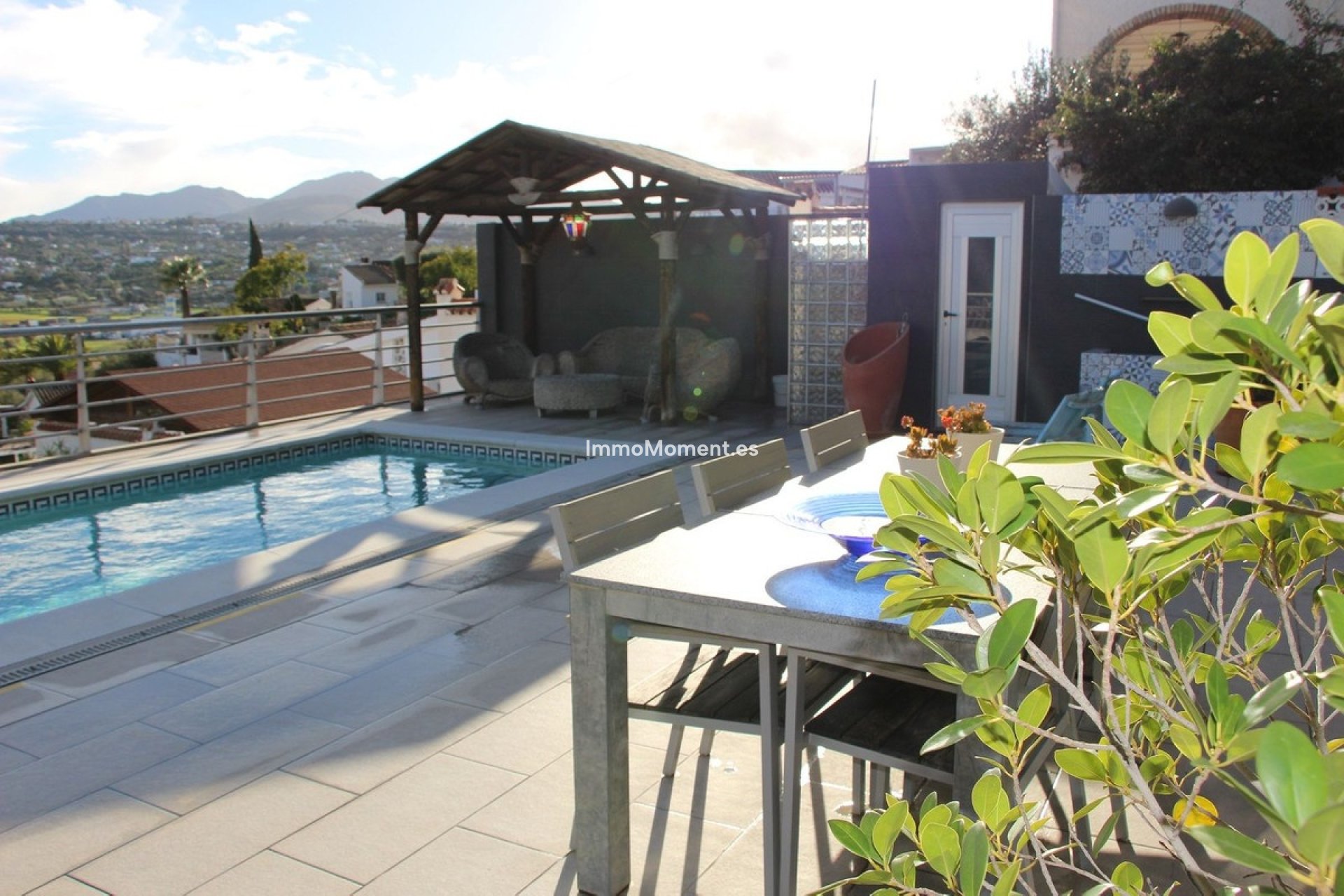 Resale - Villa - Inland  - Coín