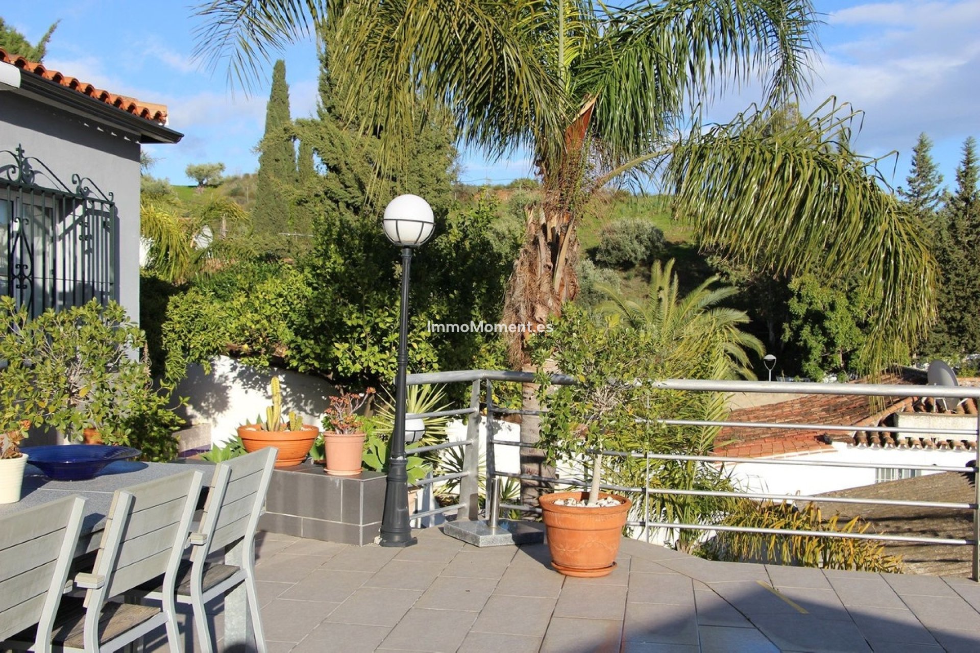 Resale - Villa - Inland  - Coín