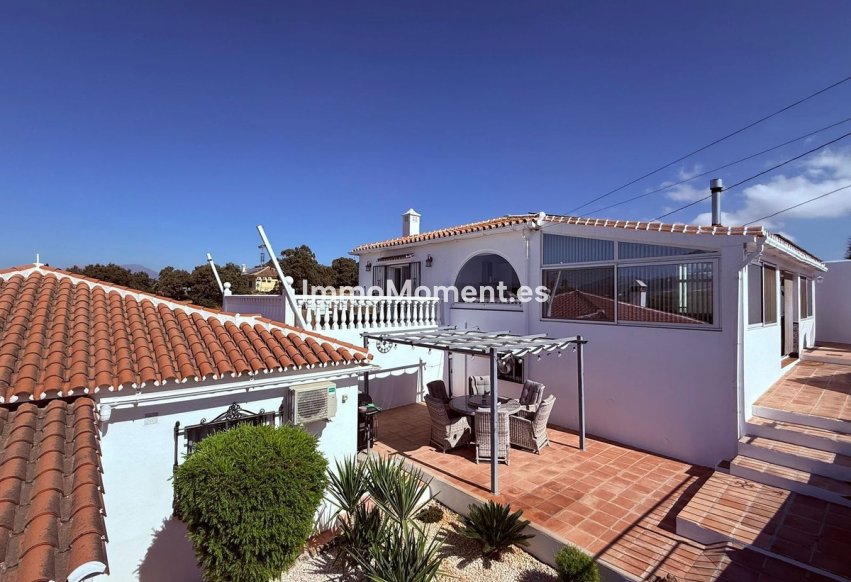 Resale - Villa - Inland  - Coín