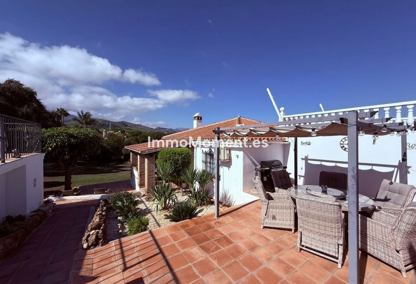 Resale - Villa - Inland  - Coín