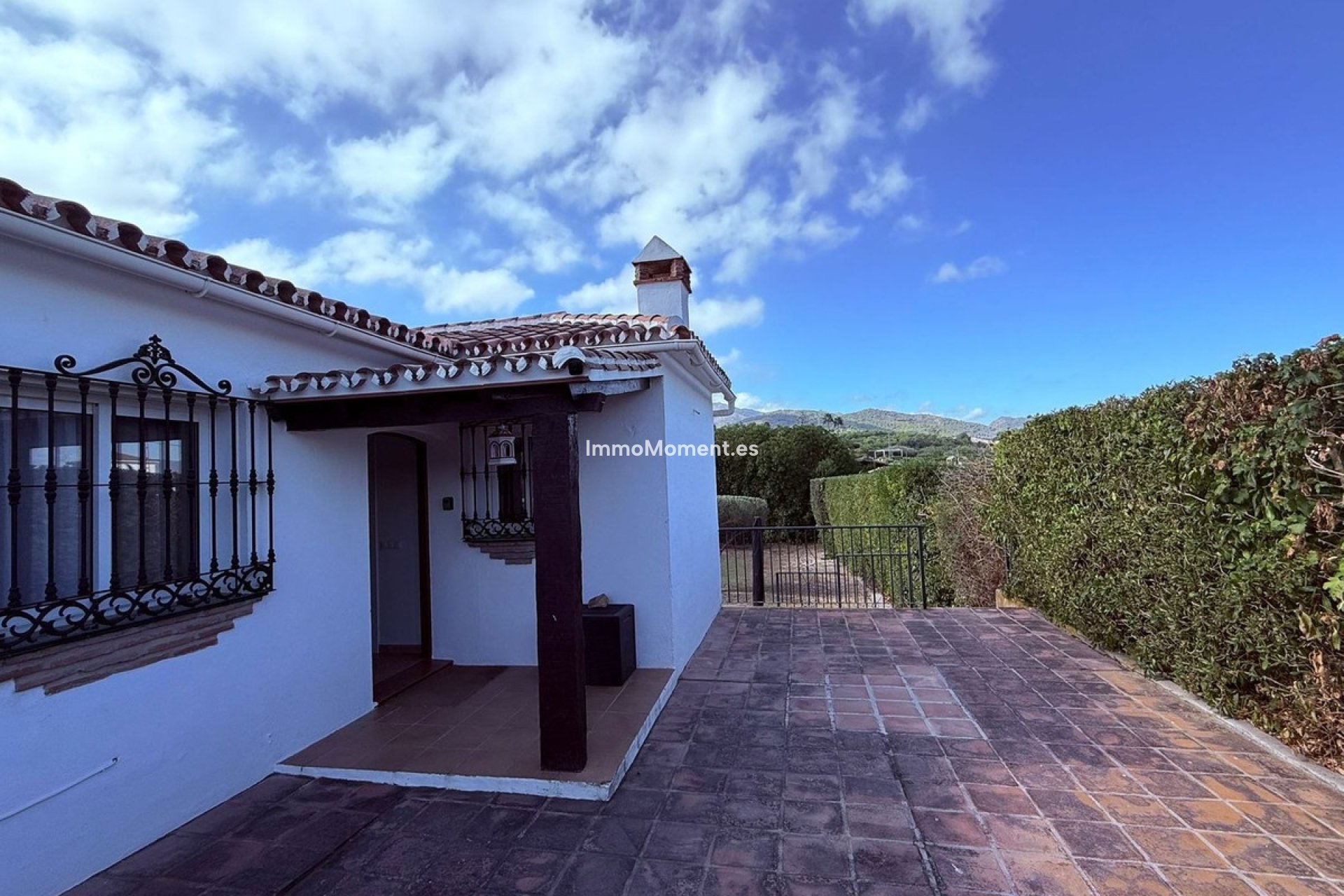 Resale - Villa - Inland  - Coín