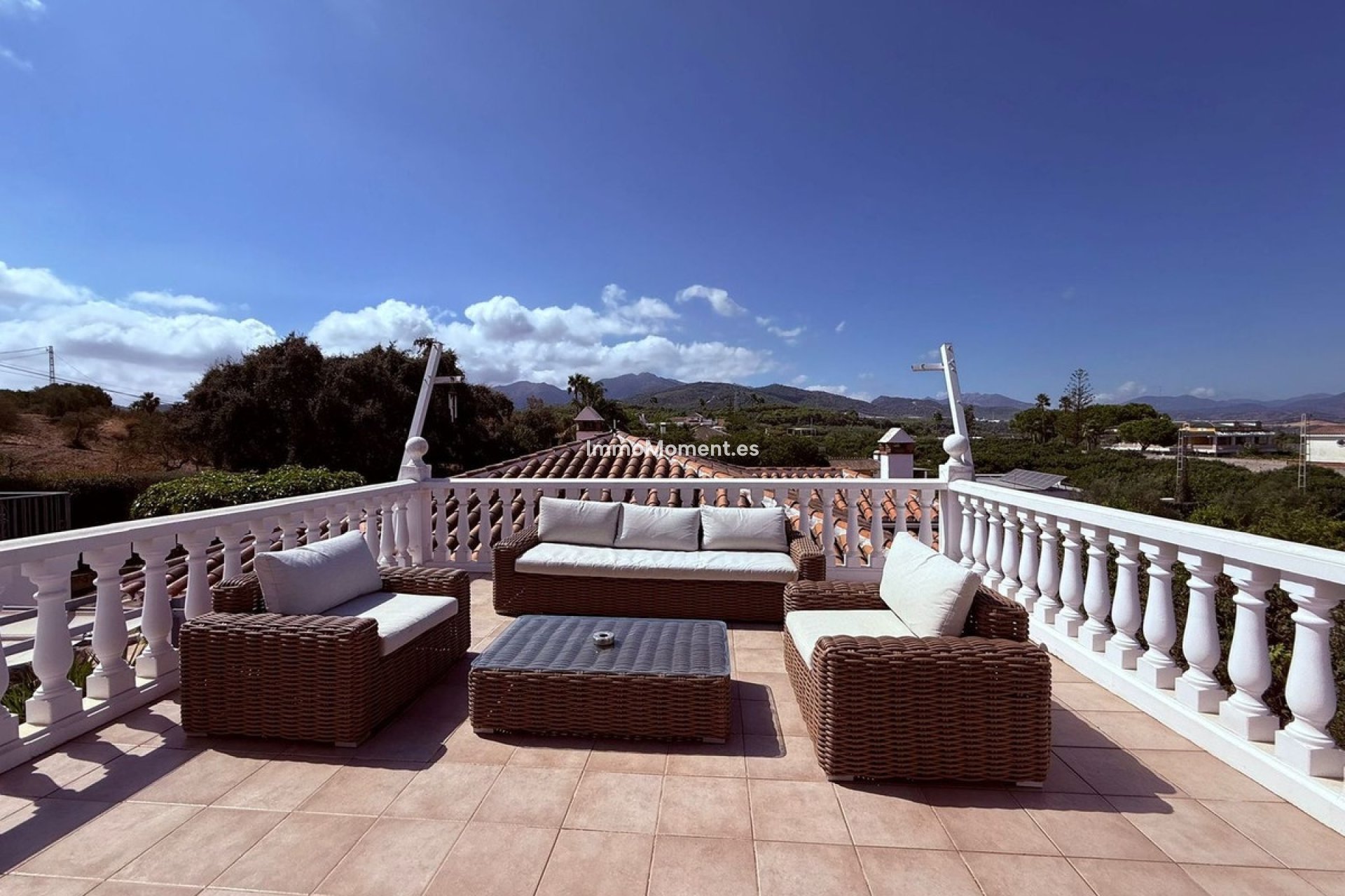 Resale - Villa - Inland  - Coín