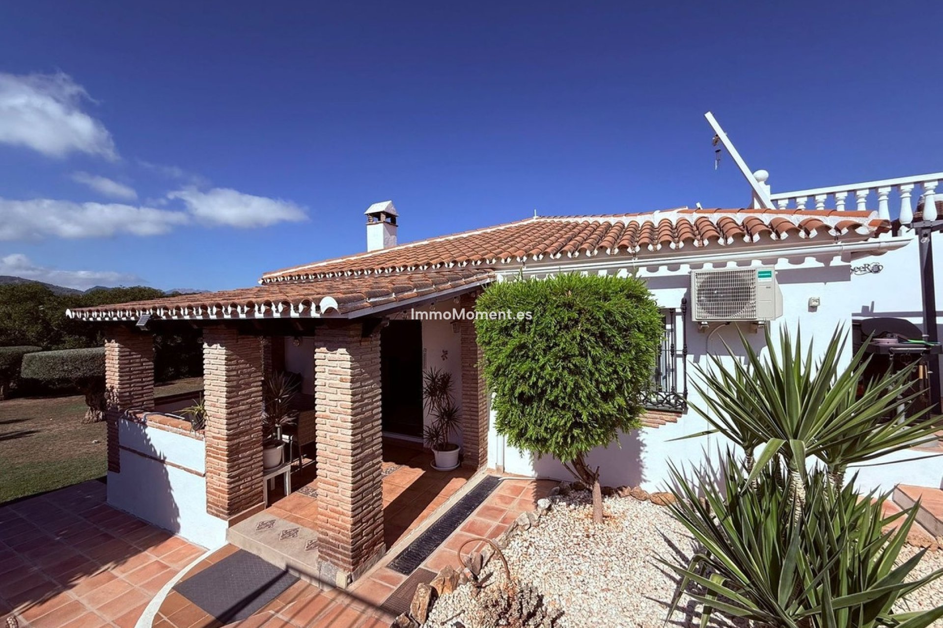 Resale - Villa - Inland  - Coín