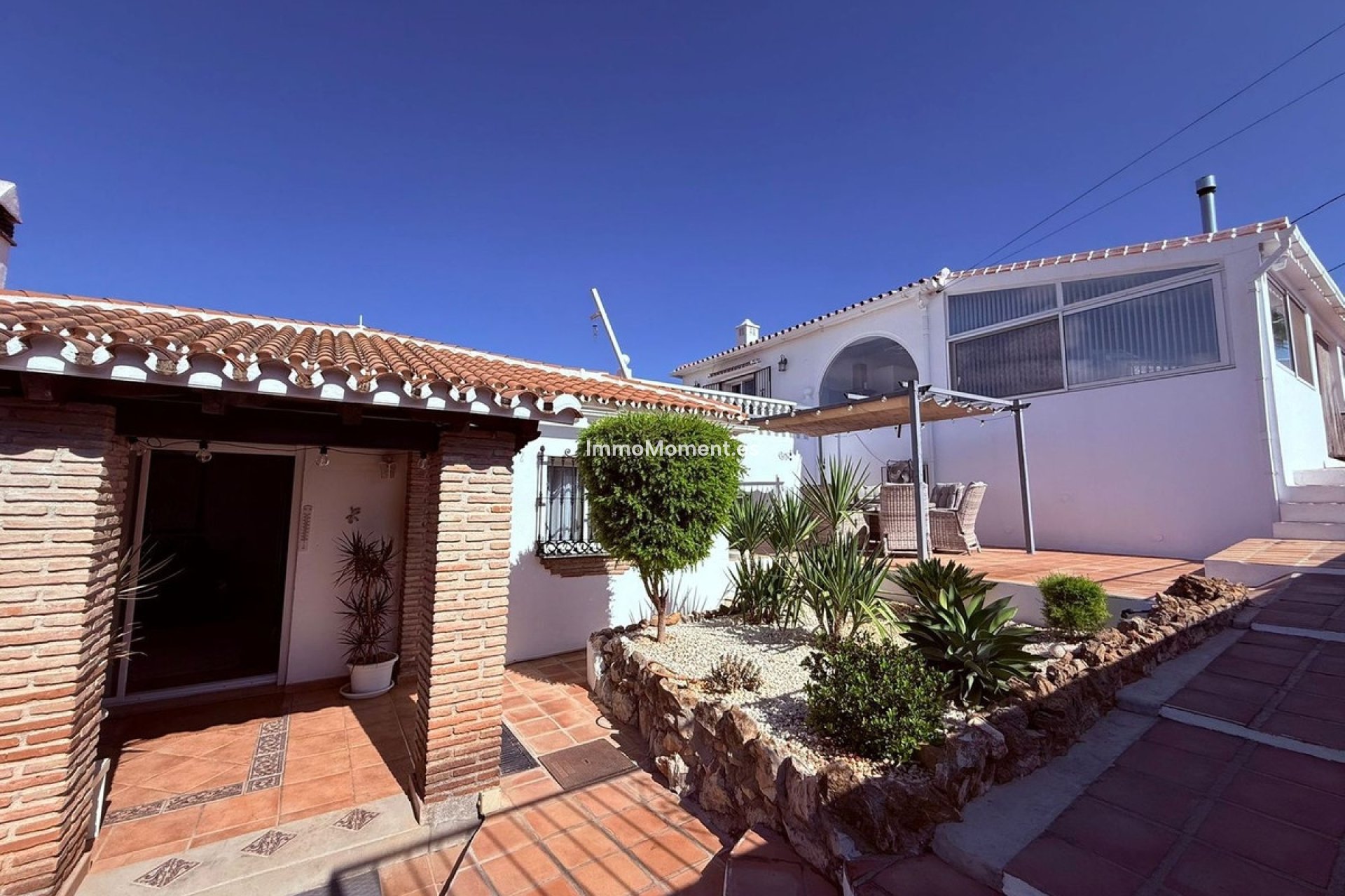 Resale - Villa - Inland  - Coín