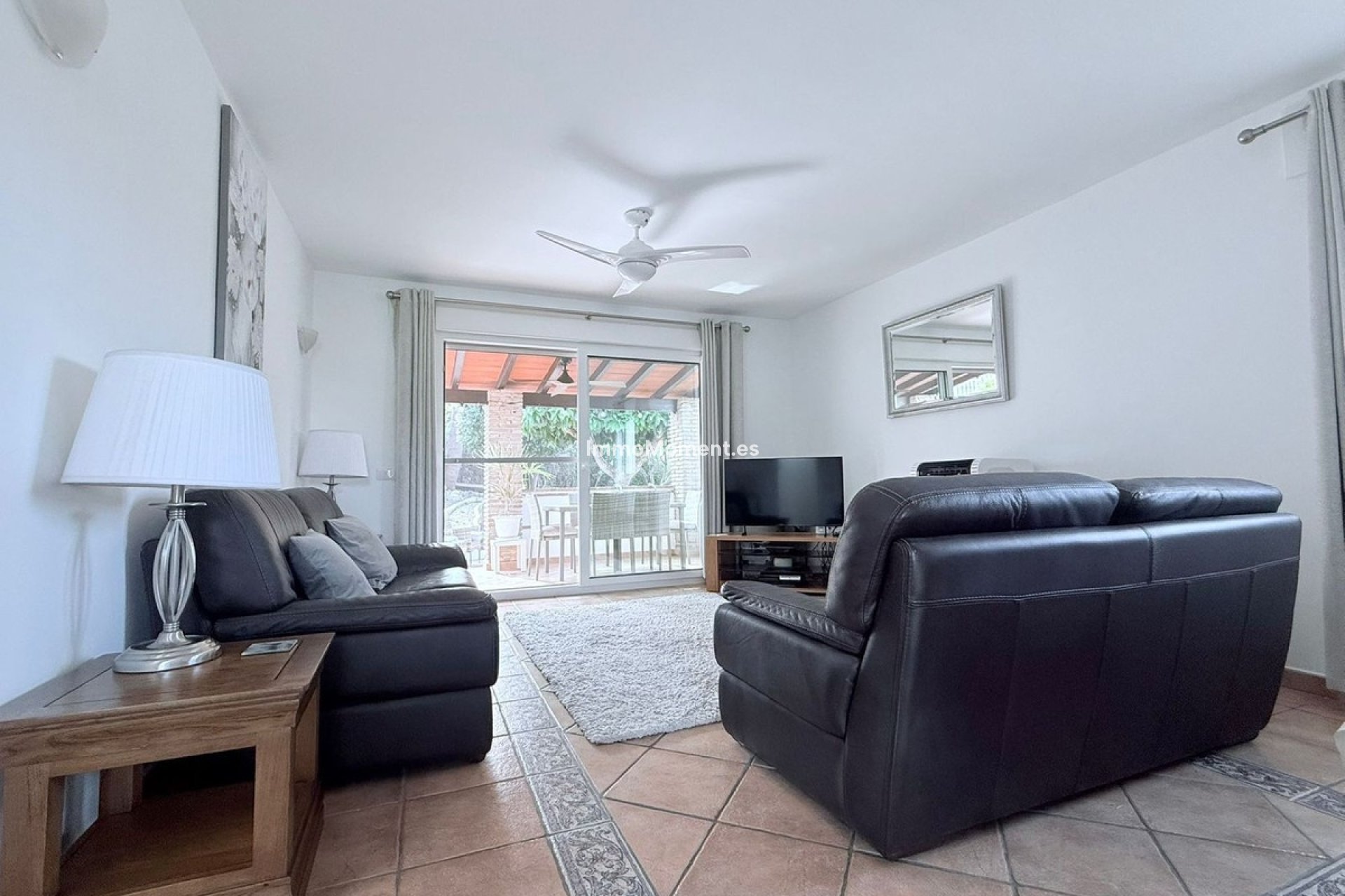 Resale - Villa - Inland  - Coín