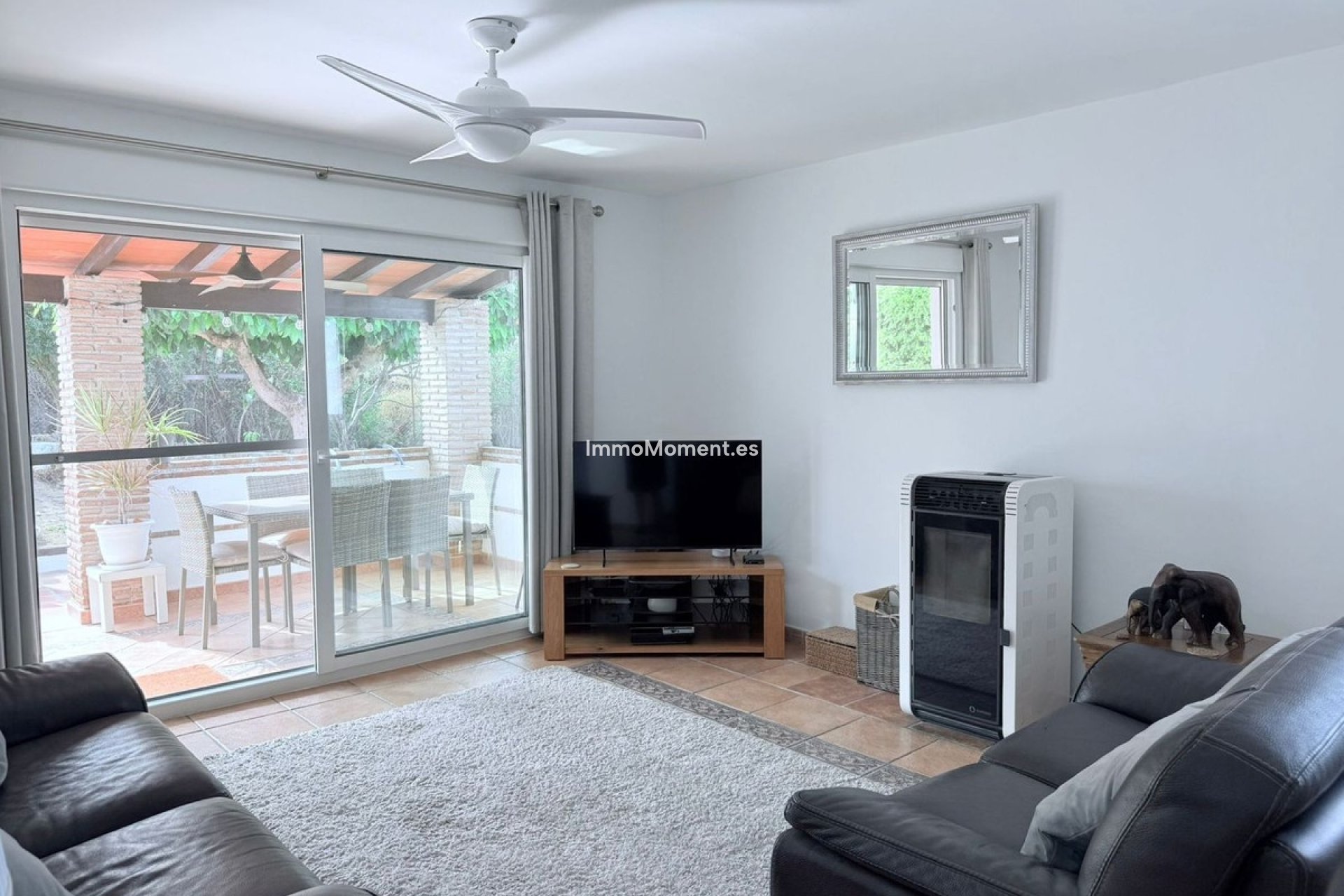 Resale - Villa - Inland  - Coín