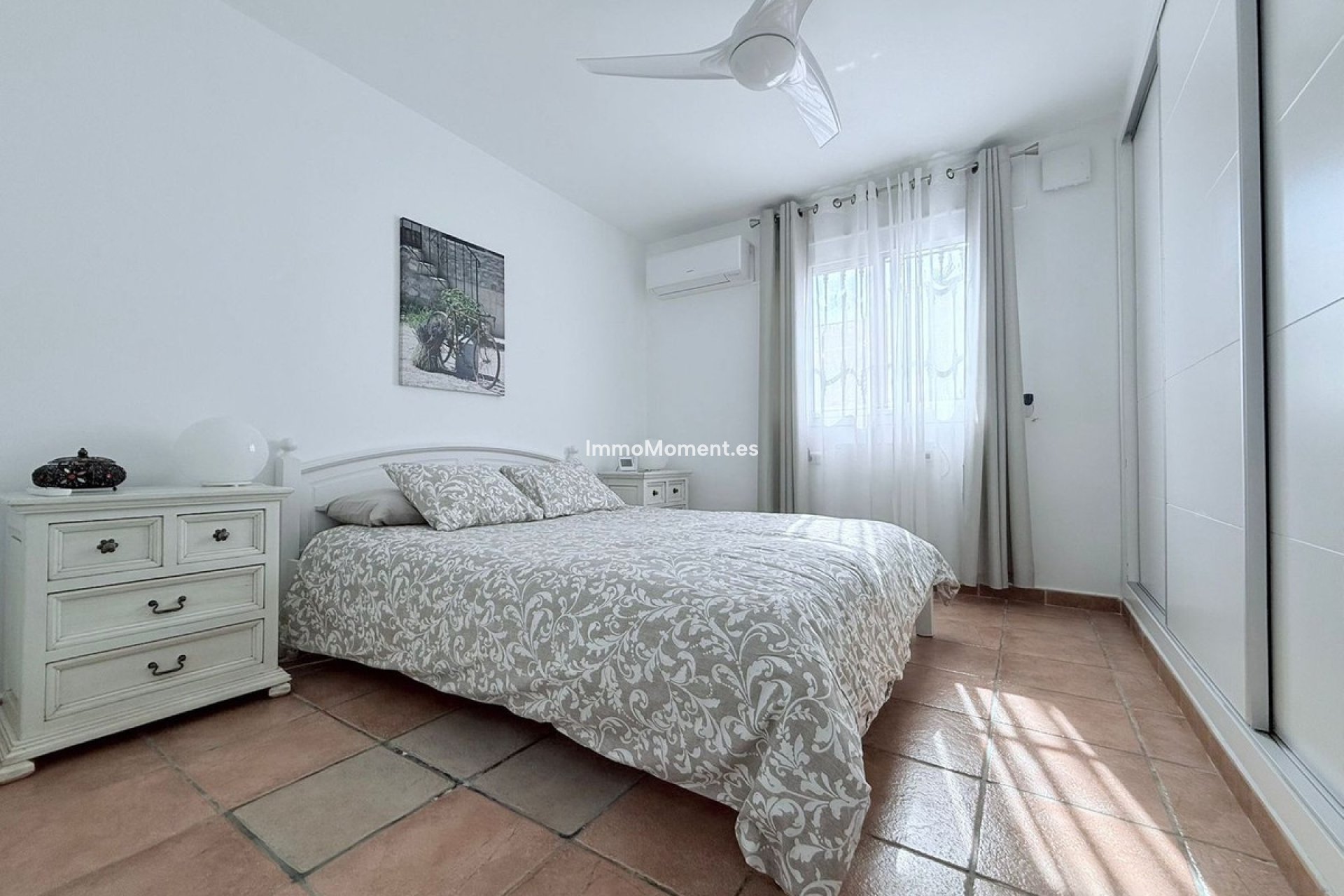 Resale - Villa - Inland  - Coín