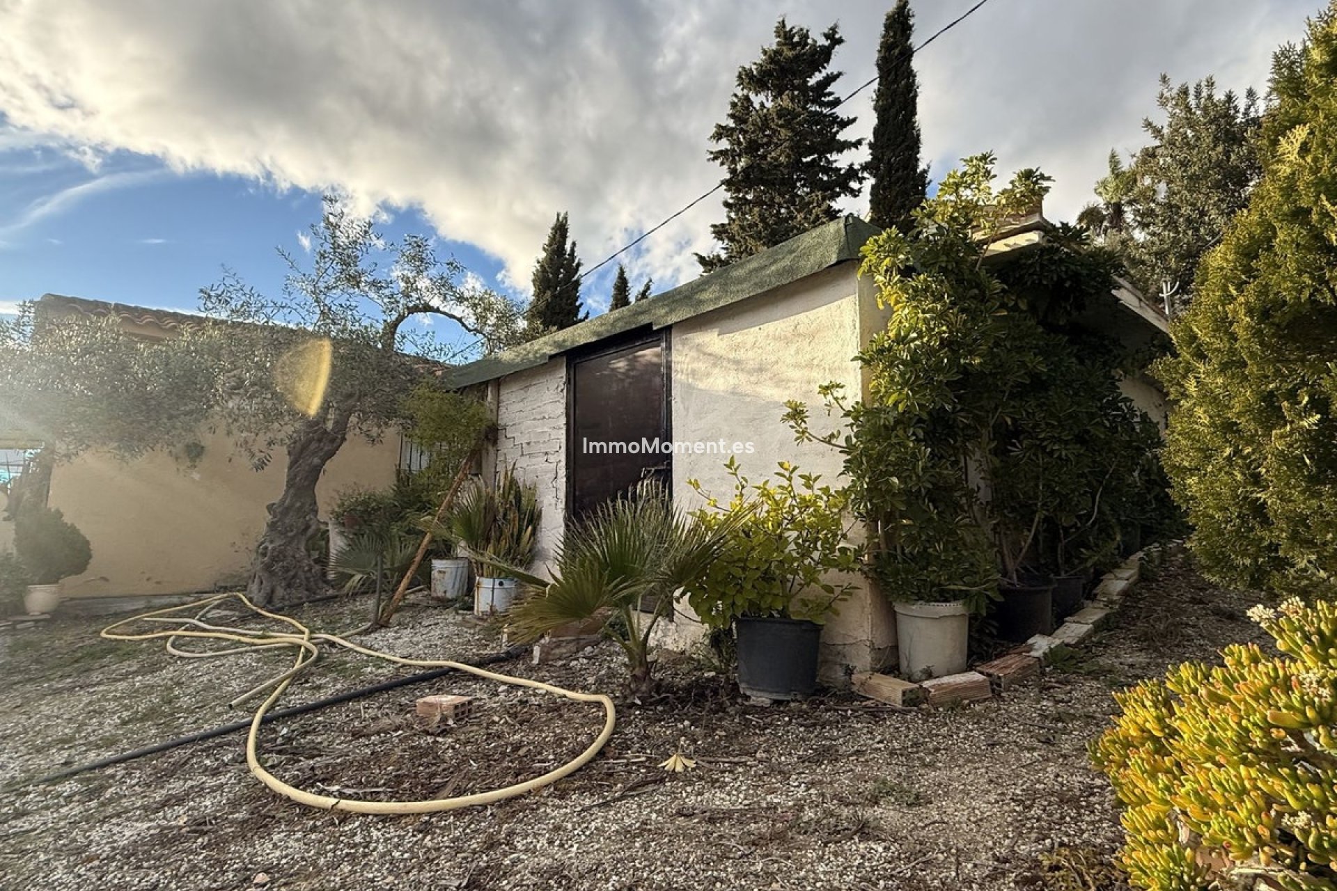 Resale - Villa - Inland  - Coín