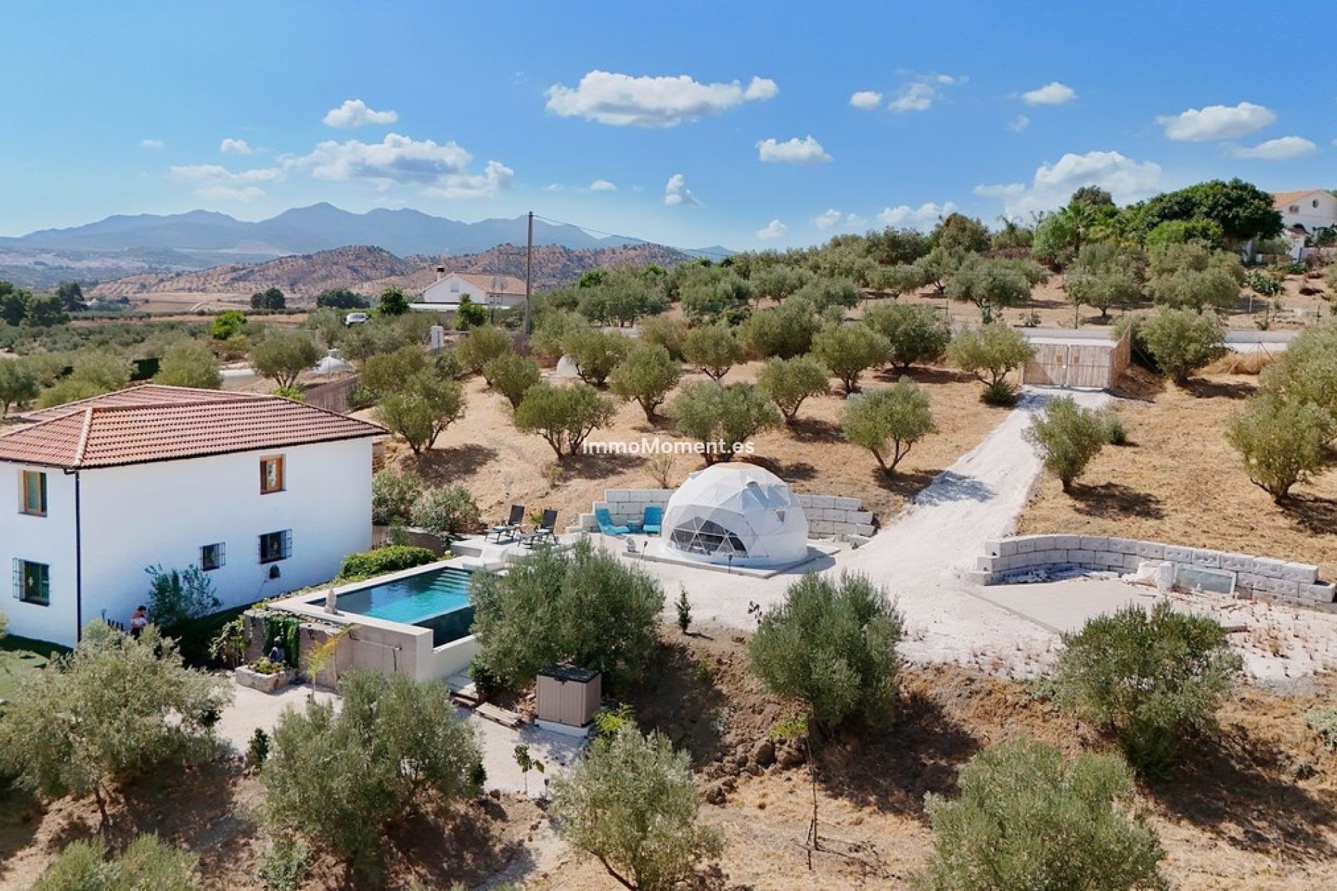 Resale - Villa - Inland  - Coín