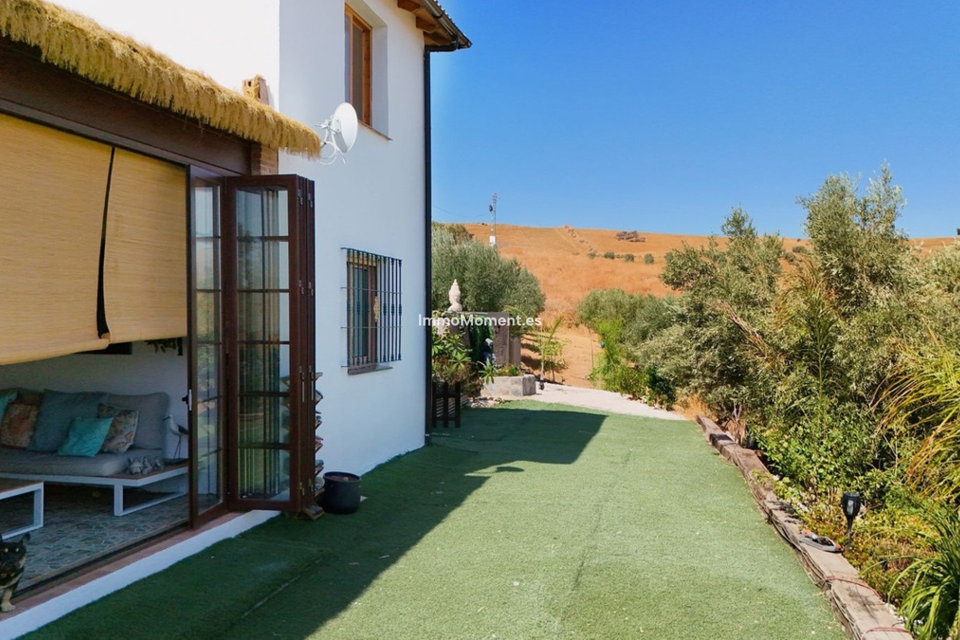 Resale - Villa - Inland  - Coín