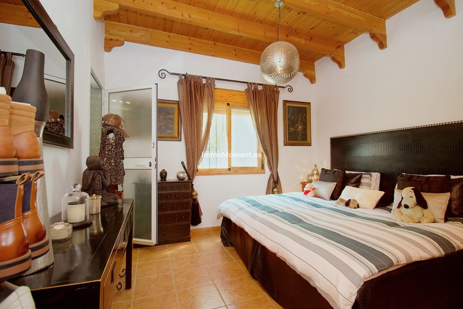 Resale - Villa - Inland  - Coín