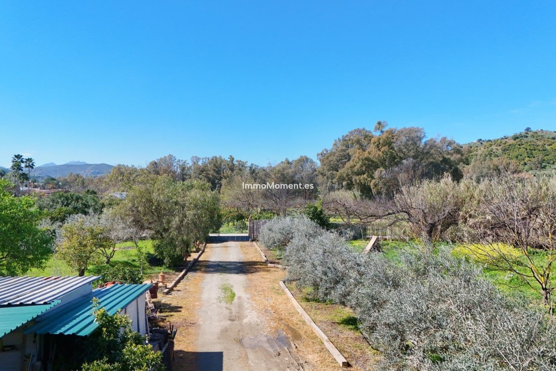 Resale - Villa - Inland  - Coín