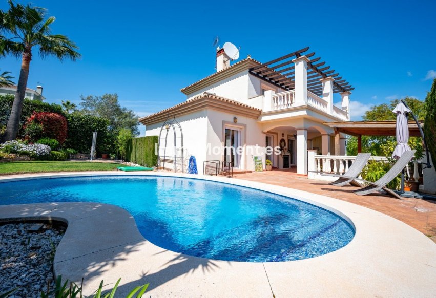 Resale - Villa - Inland  - Coín