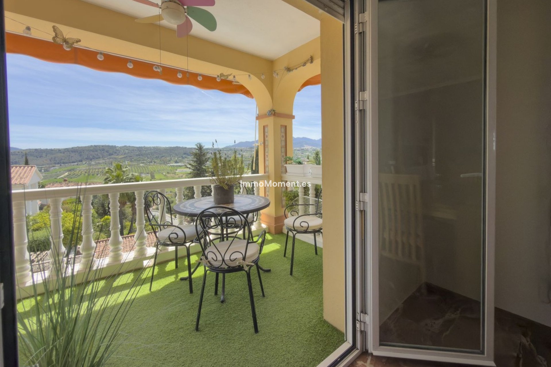 Resale - Villa - Inland  - Coín