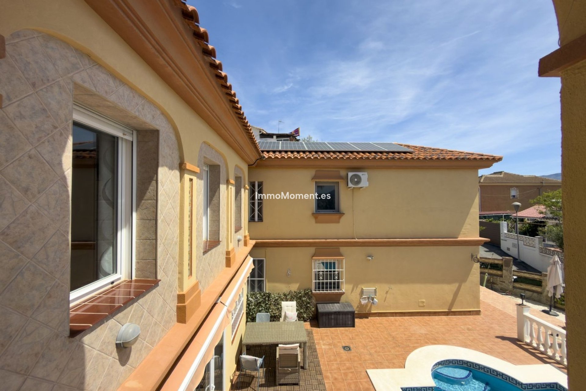 Resale - Villa - Inland  - Coín