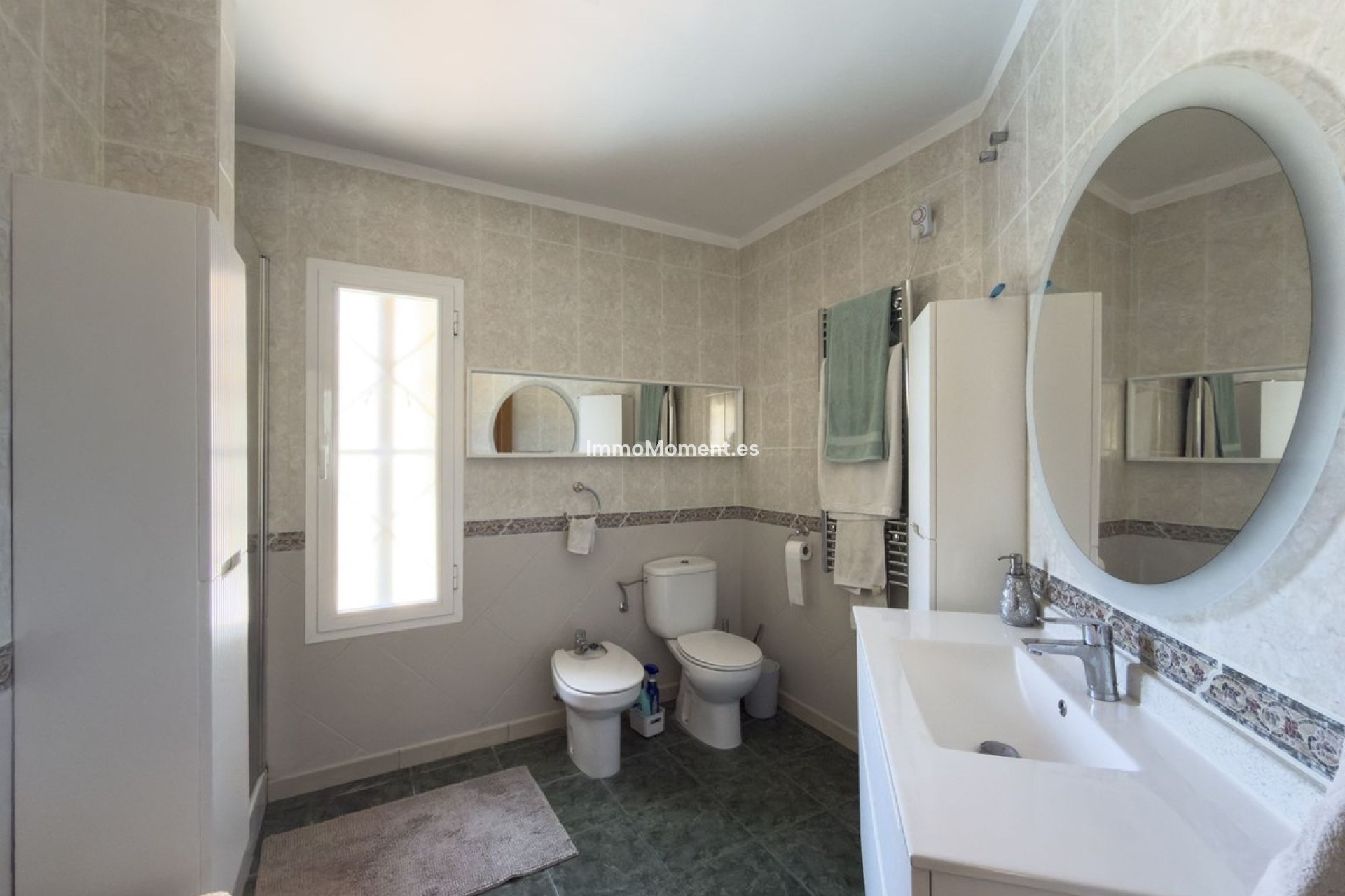 Resale - Villa - Inland  - Coín