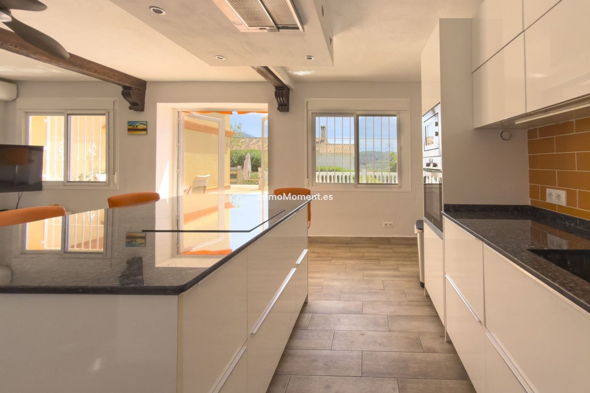 Resale - Villa - Inland  - Coín