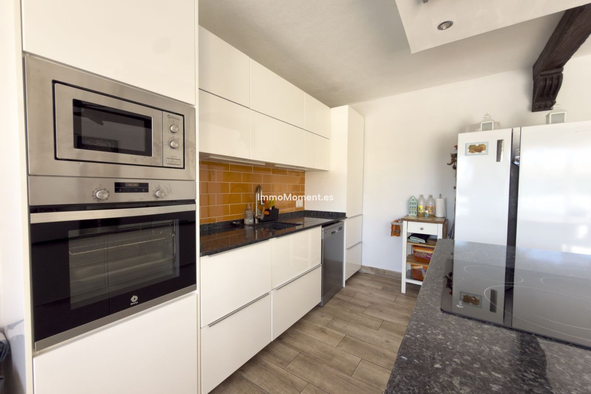 Resale - Villa - Inland  - Coín