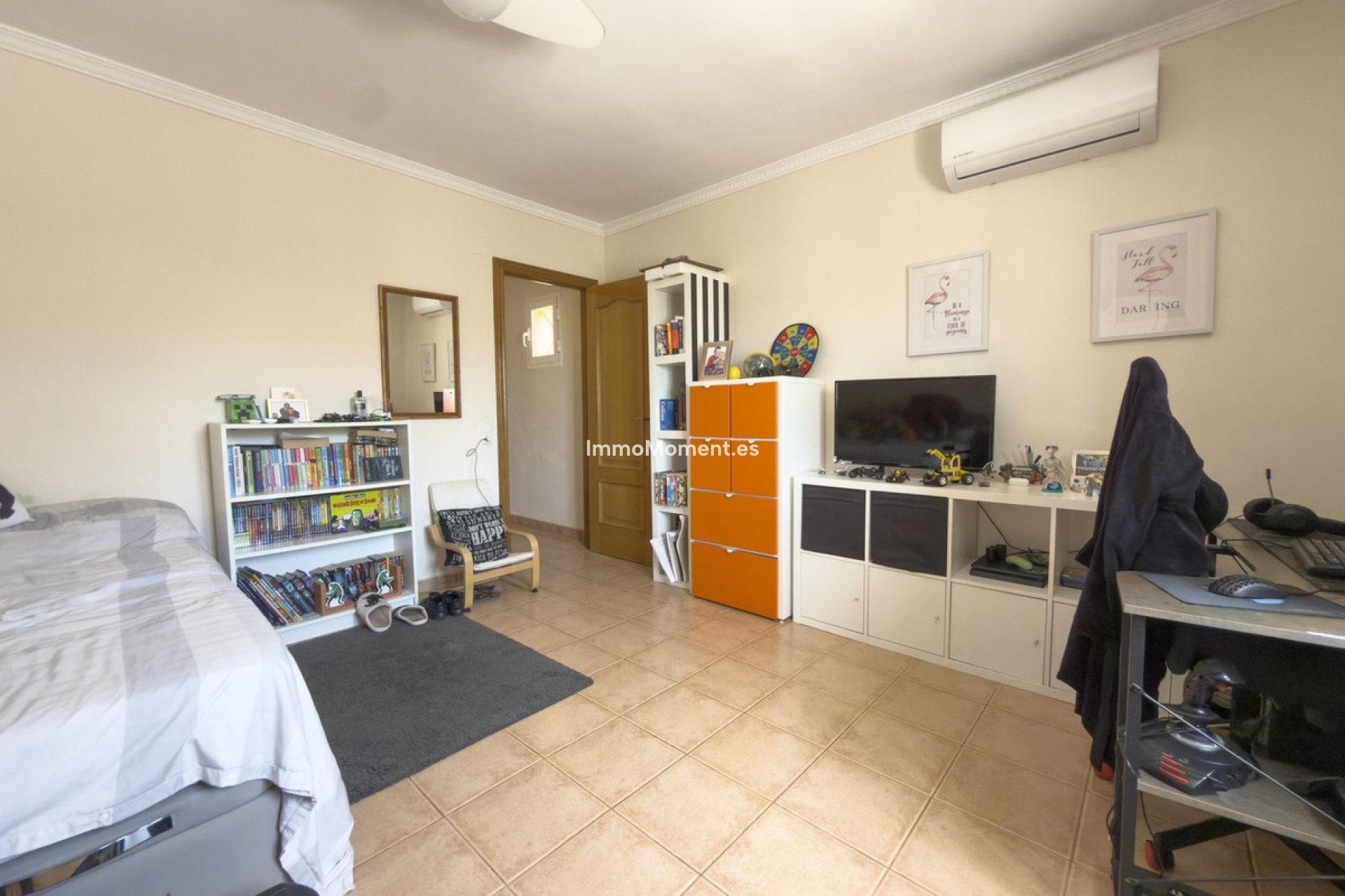 Resale - Villa - Inland  - Coín