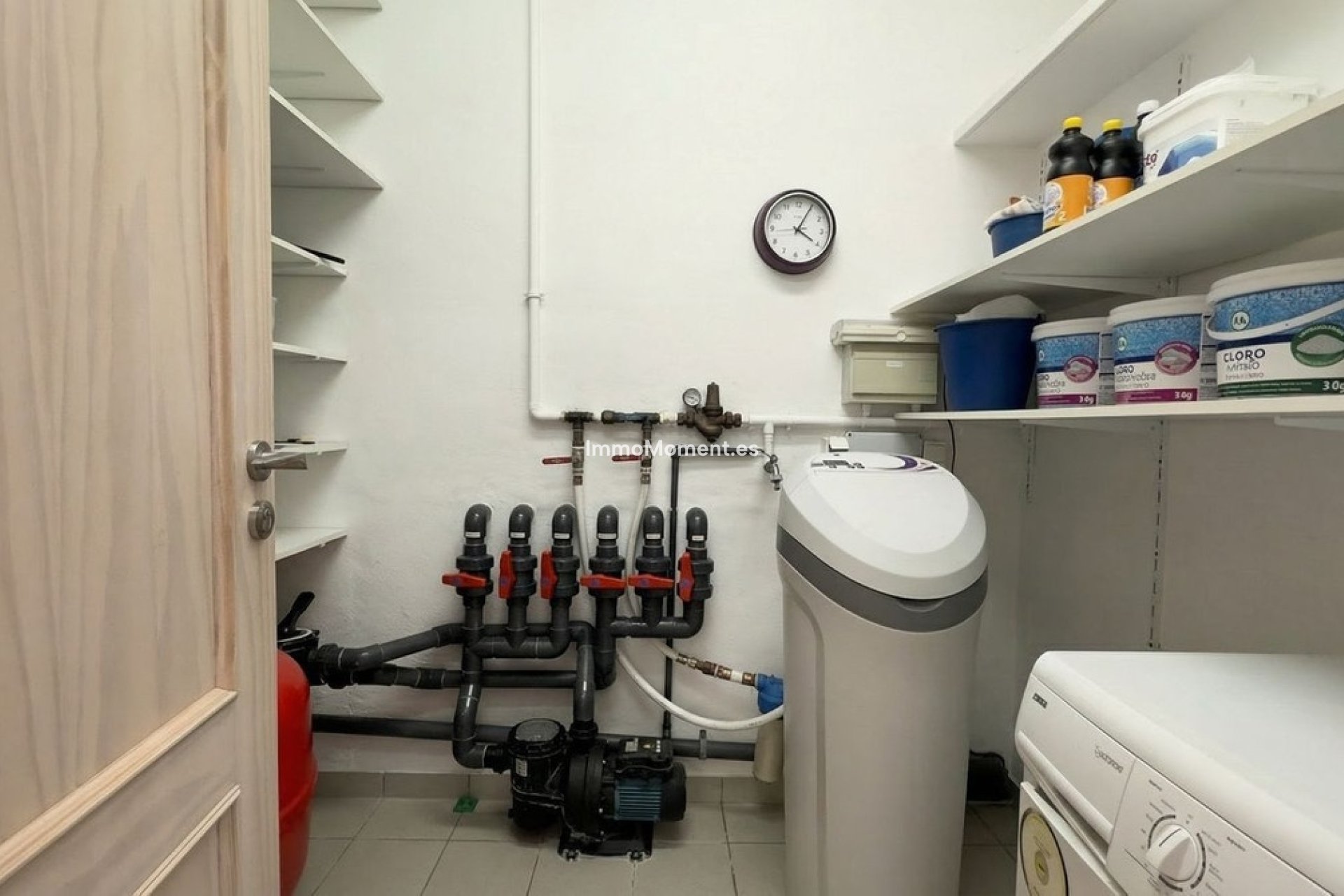 Resale - Villa - Inland  - Guaro